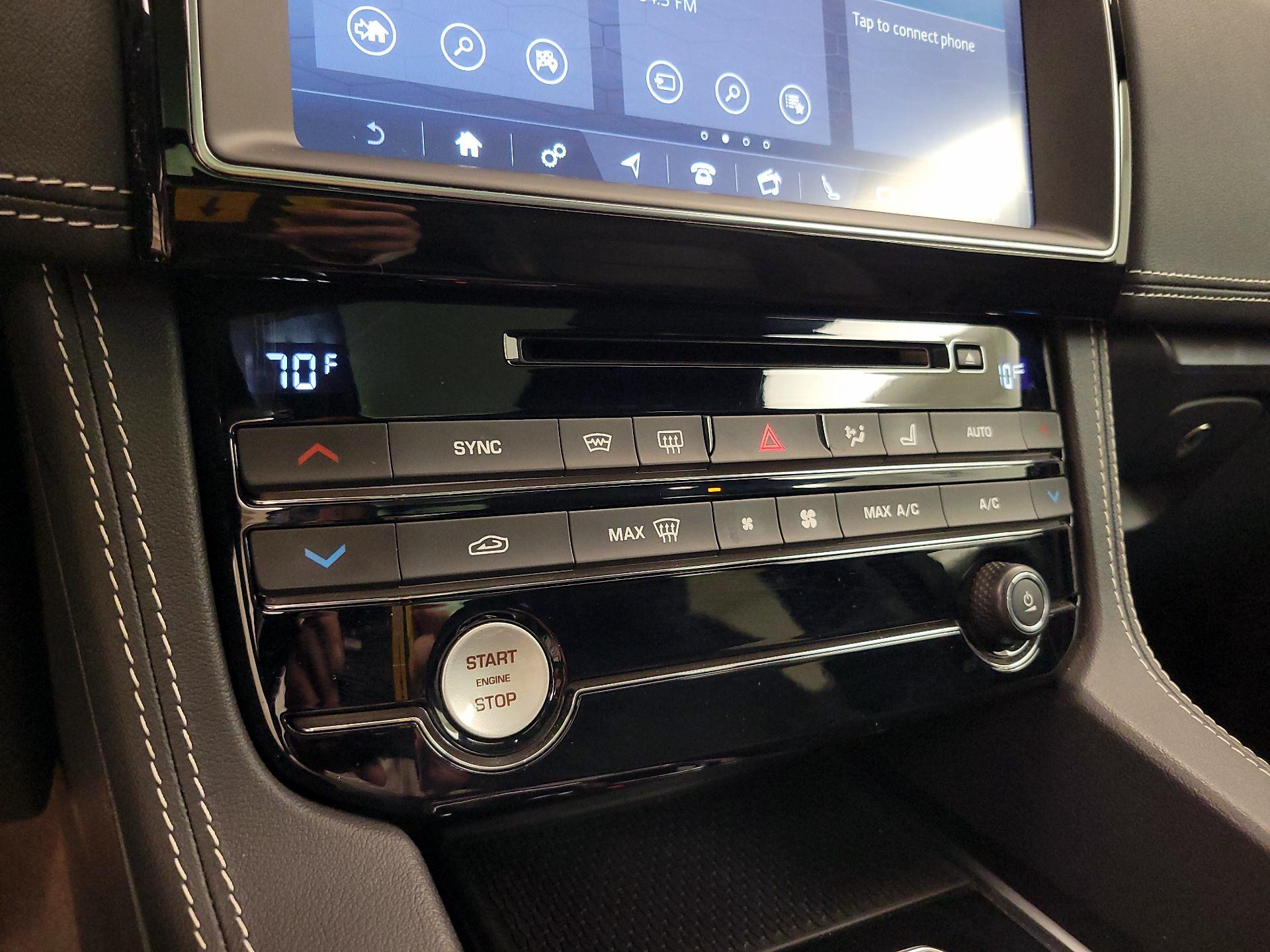 Thumbnail: 2019 Jaguar F-Pace - 17