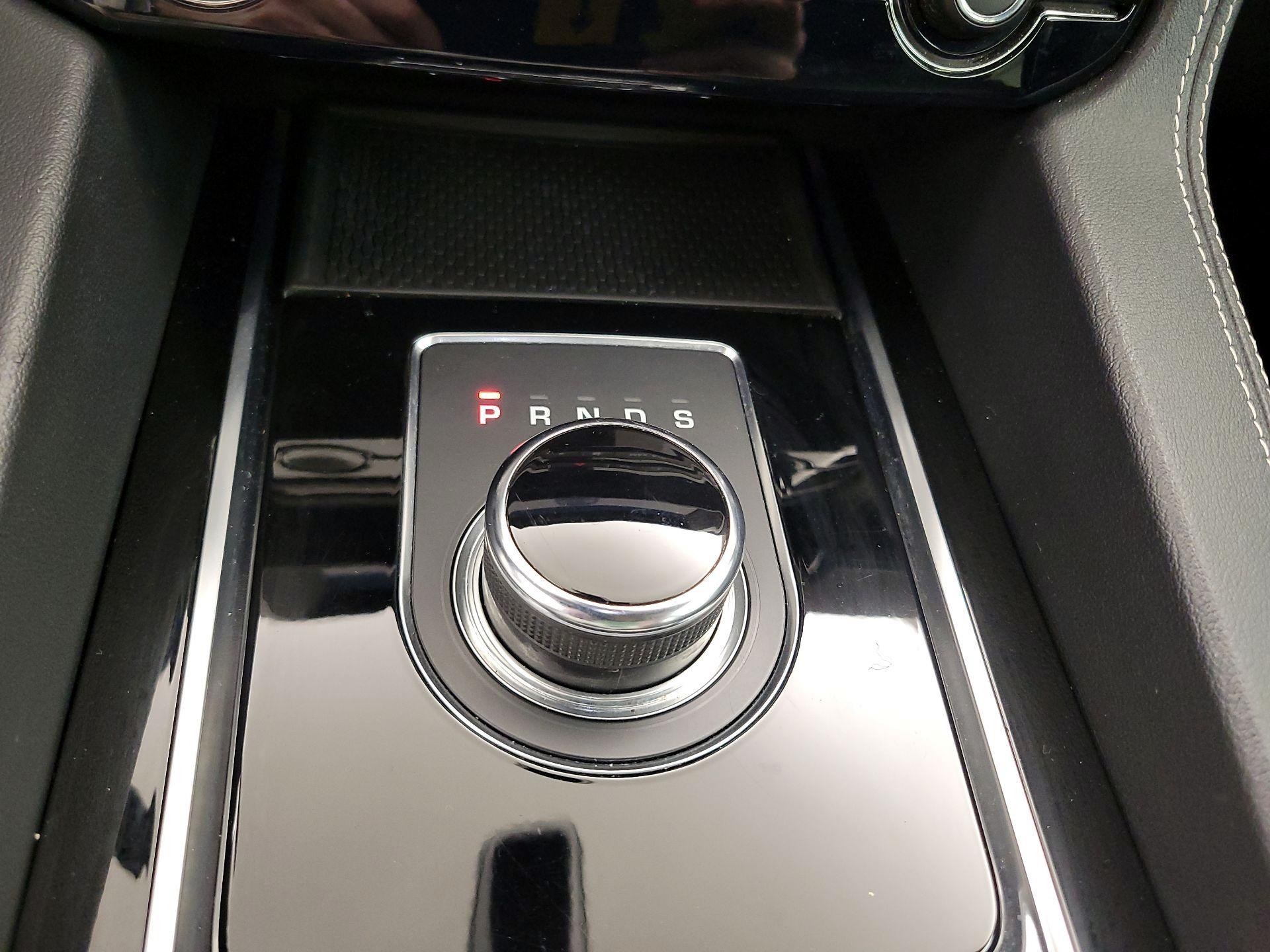 Thumbnail: 2019 Jaguar F-Pace - 18