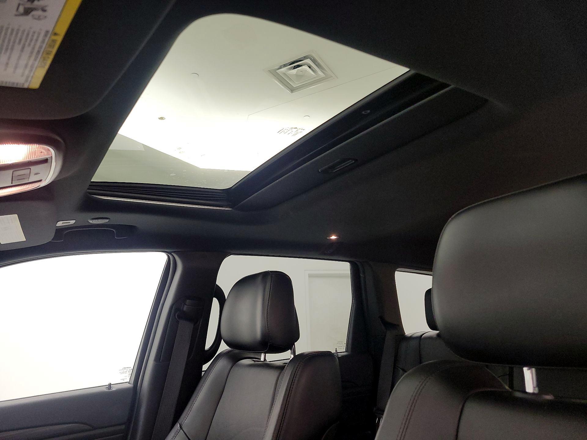 Thumbnail: 2019 Jeep Grand Cherokee - 20