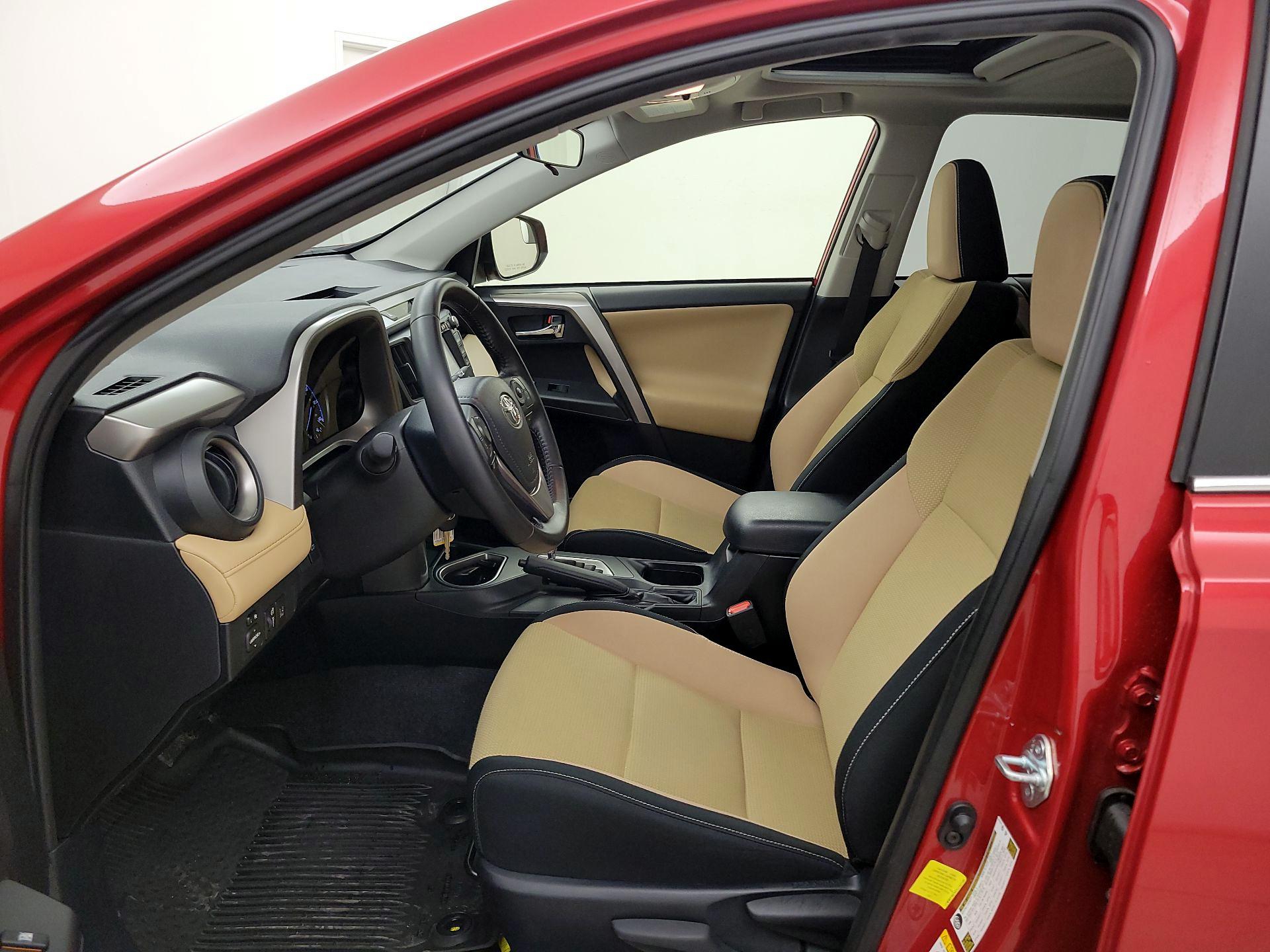 Thumbnail: 2017 Toyota RAV4 - 11