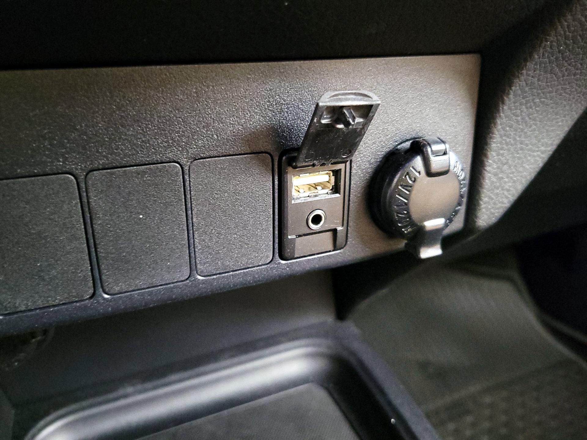 Thumbnail: 2017 Toyota RAV4 - 18