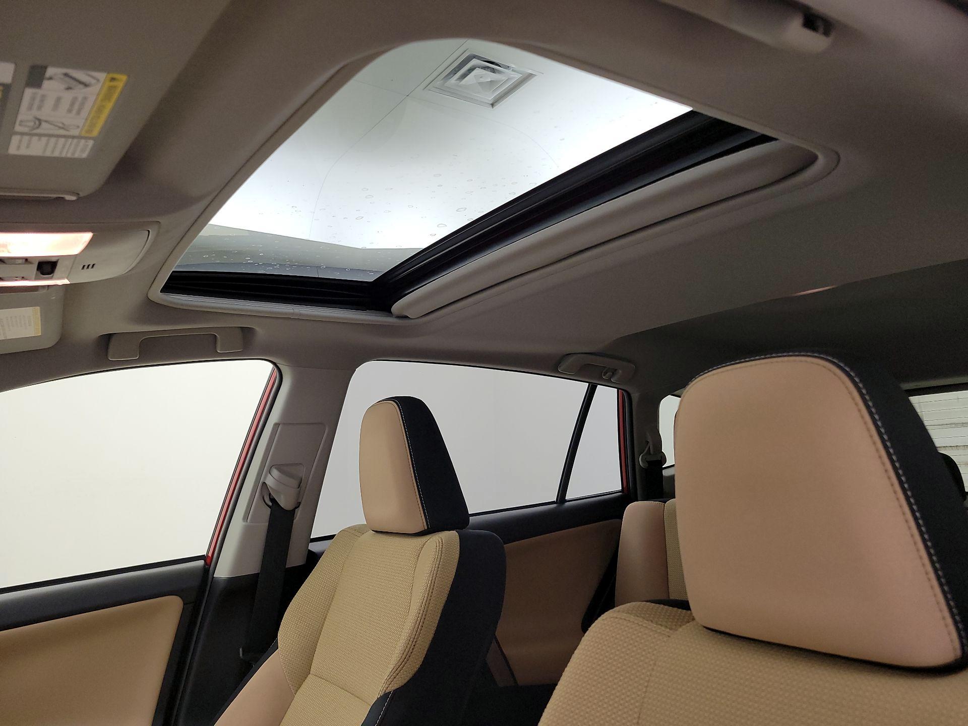 Thumbnail: 2017 Toyota RAV4 - 19