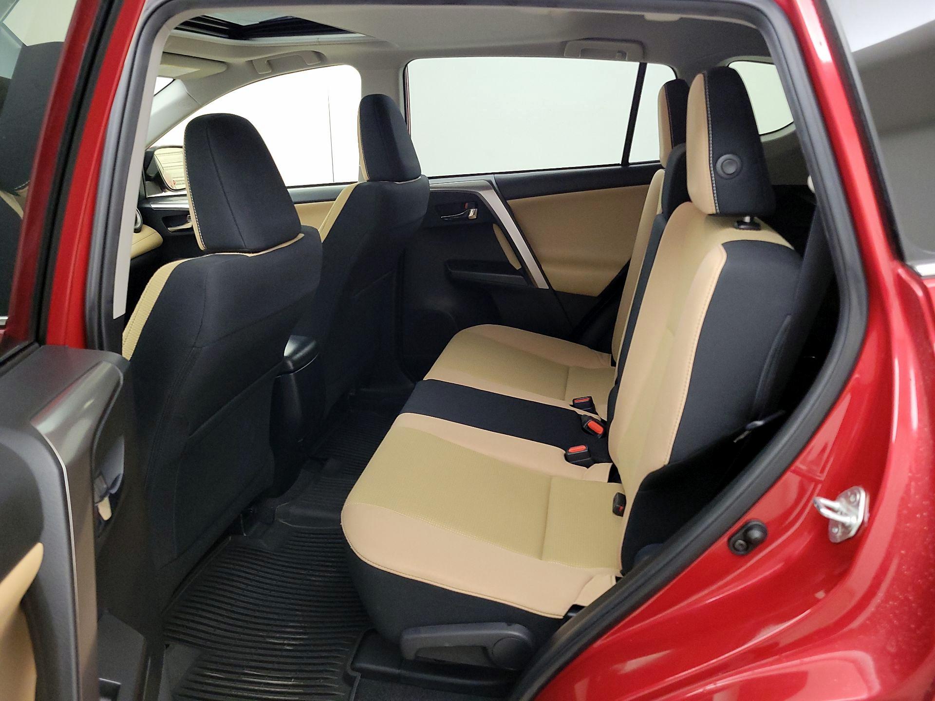 Thumbnail: 2017 Toyota RAV4 - 20