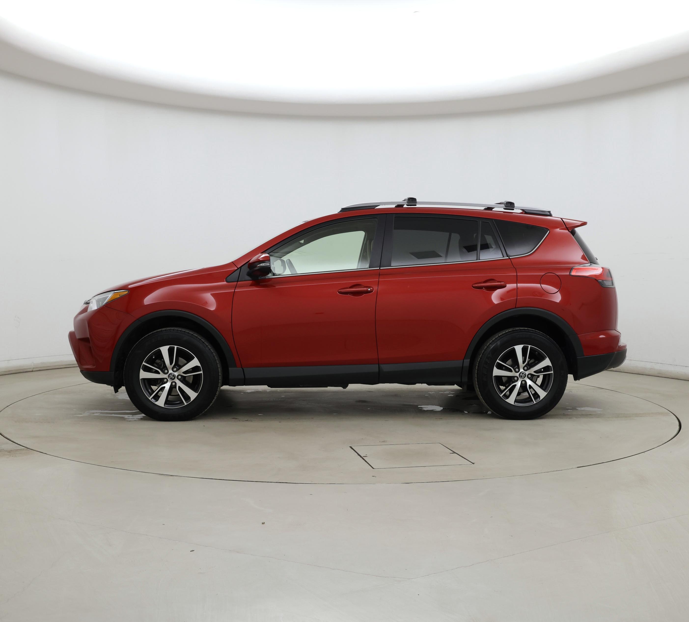 Thumbnail: 2017 Toyota RAV4 - 3