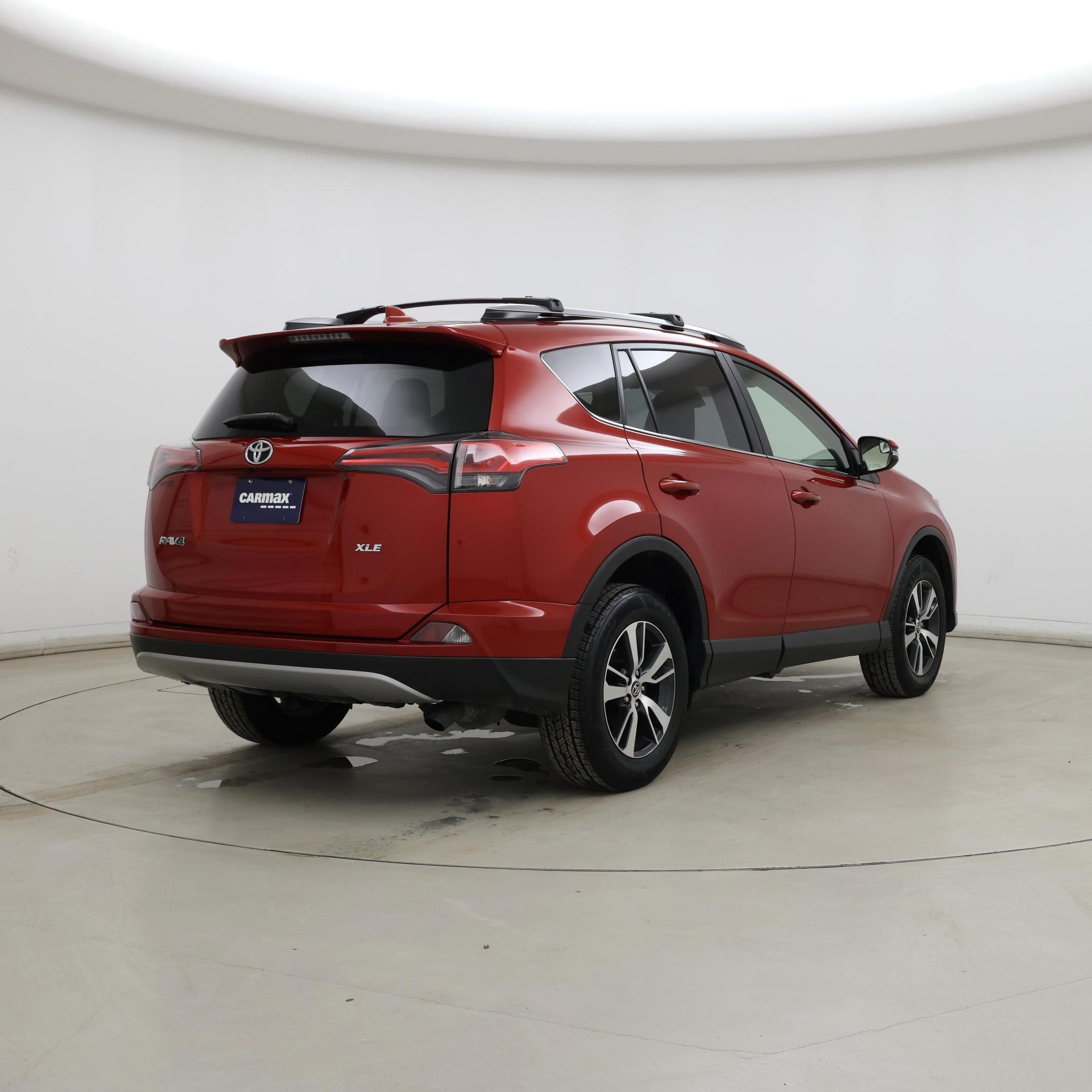 Thumbnail: 2017 Toyota RAV4 - 8