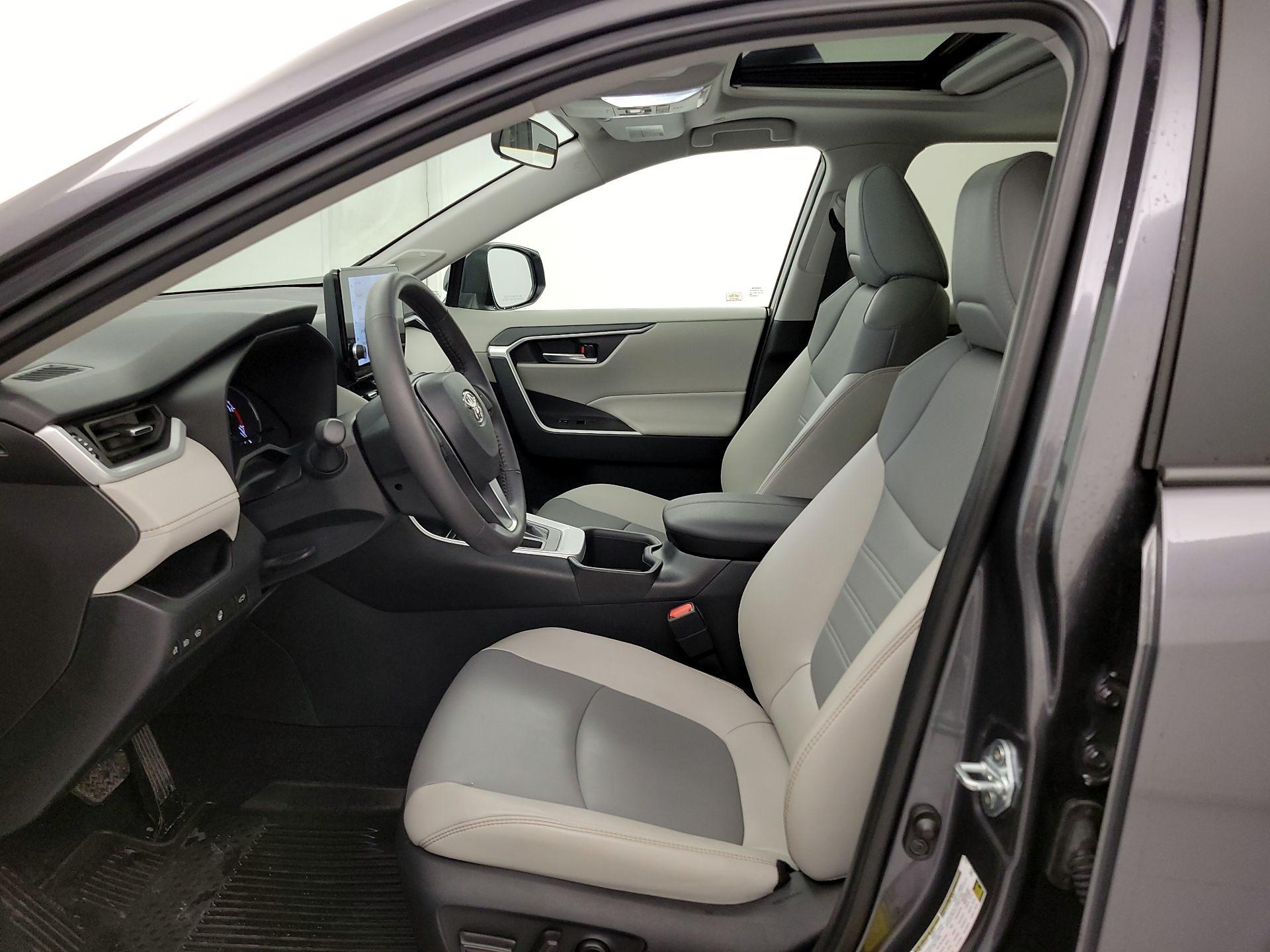 Thumbnail: 2024 Toyota RAV4 - 11