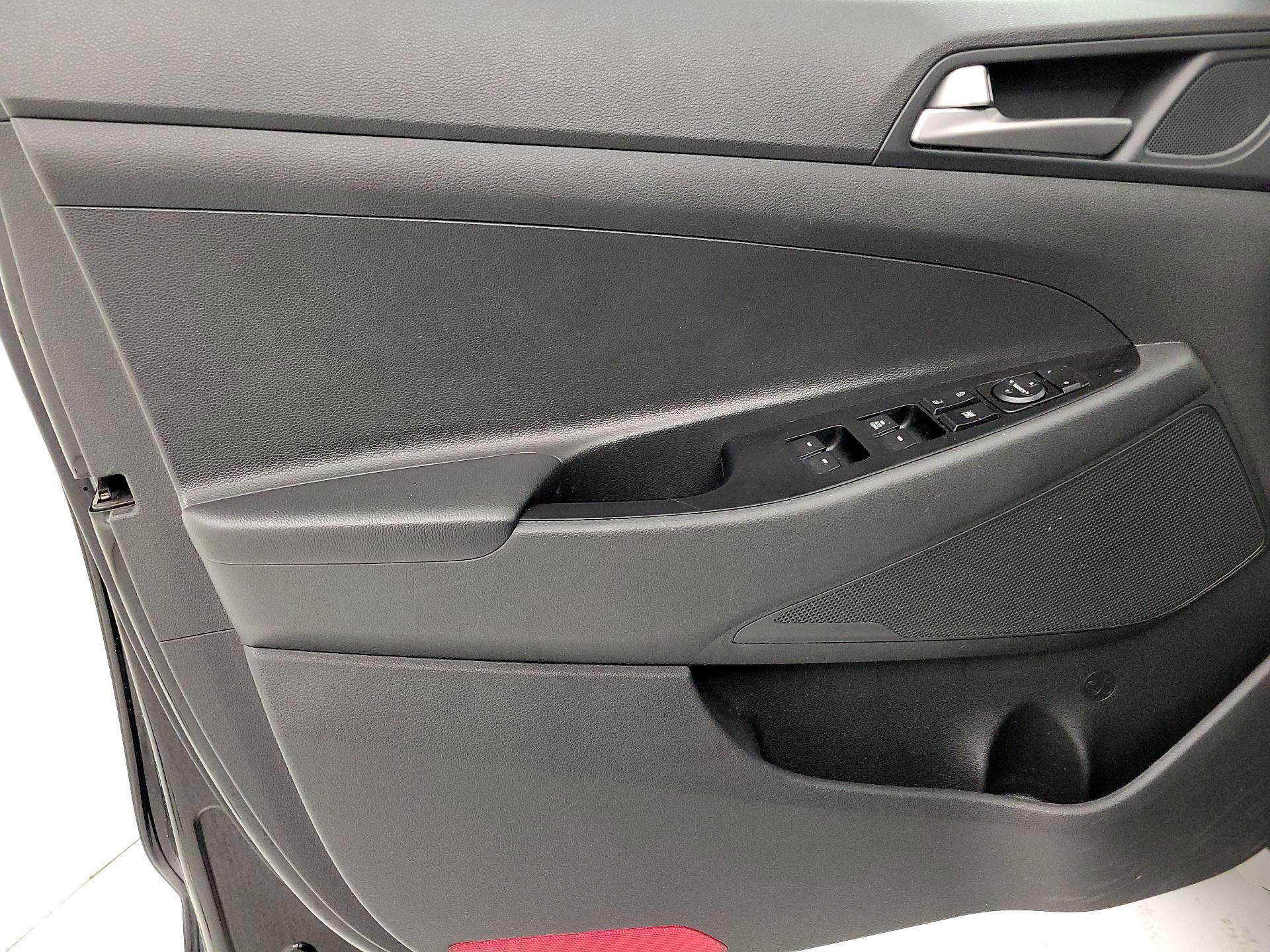 Thumbnail: 2018 Hyundai Tucson - 12