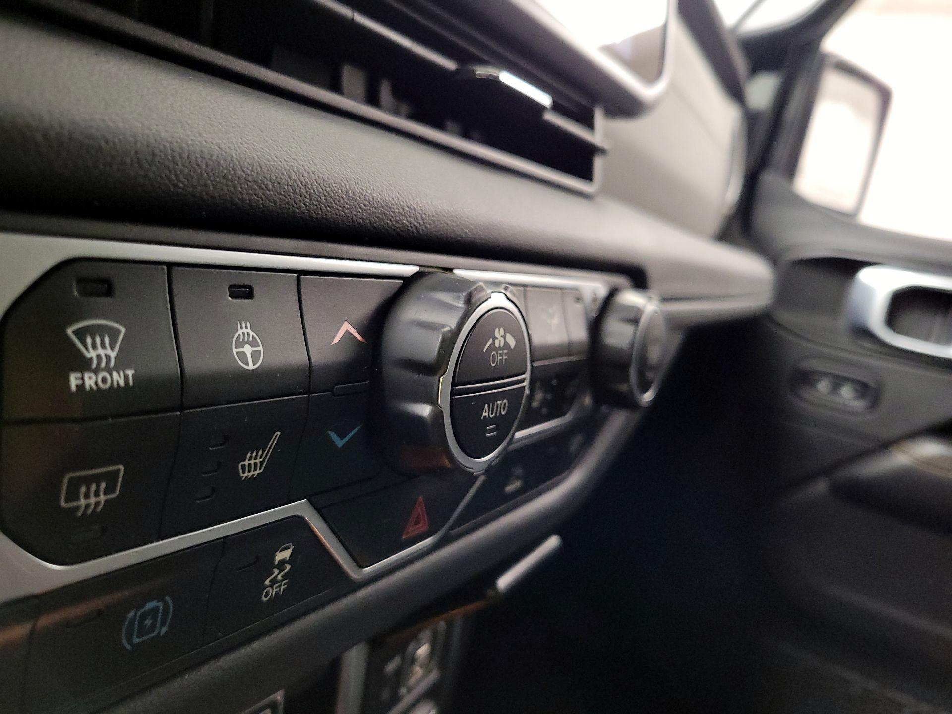 Thumbnail: 2024 Jeep Wrangler - 16