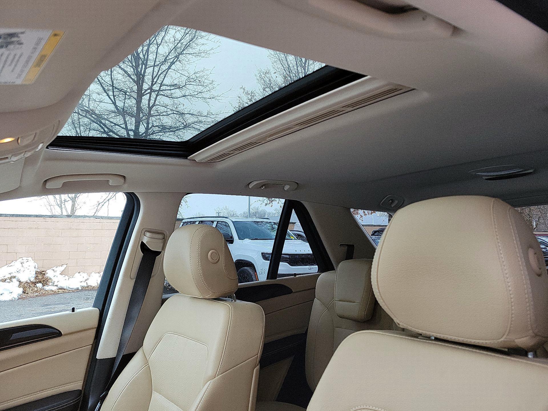 Thumbnail: 2018 Mercedes-Benz GLE - 18