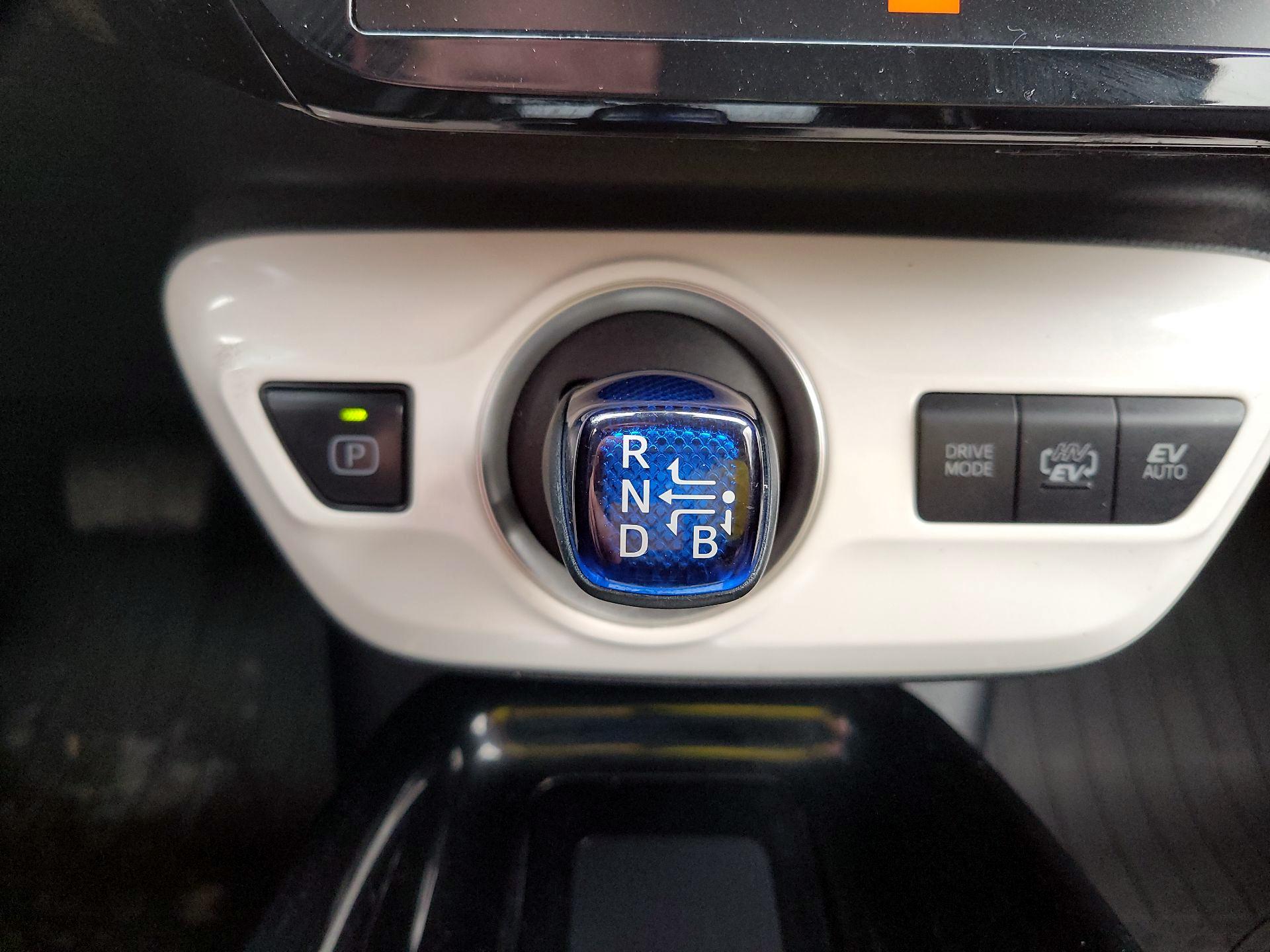 Thumbnail: 2019 Toyota Prius Prime - 16