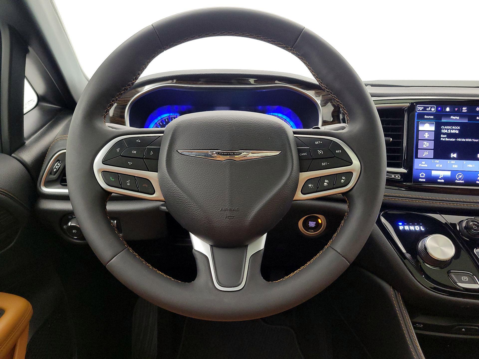 Thumbnail: 2022 Chrysler Pacifica - 10