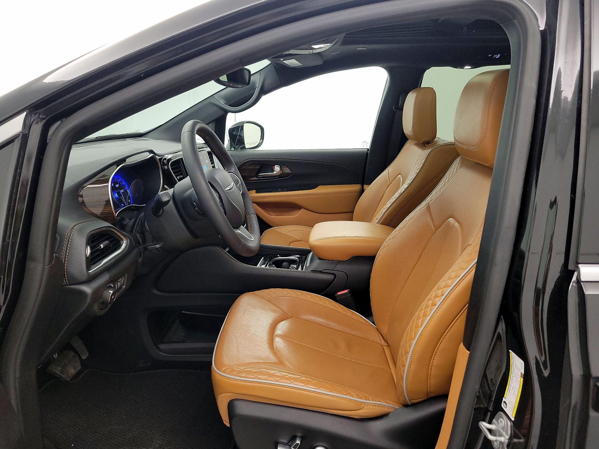 Thumbnail: 2022 Chrysler Pacifica - 11