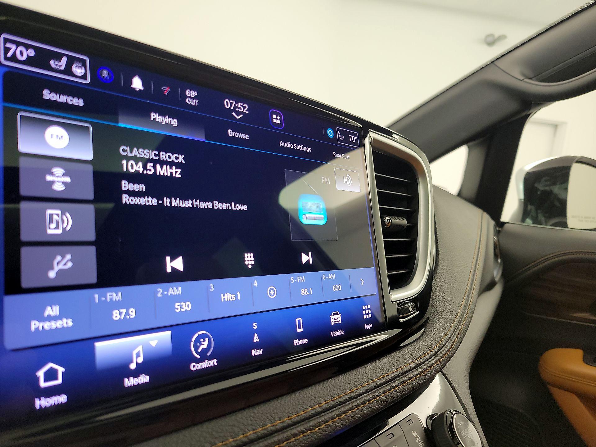 Thumbnail: 2022 Chrysler Pacifica - 16