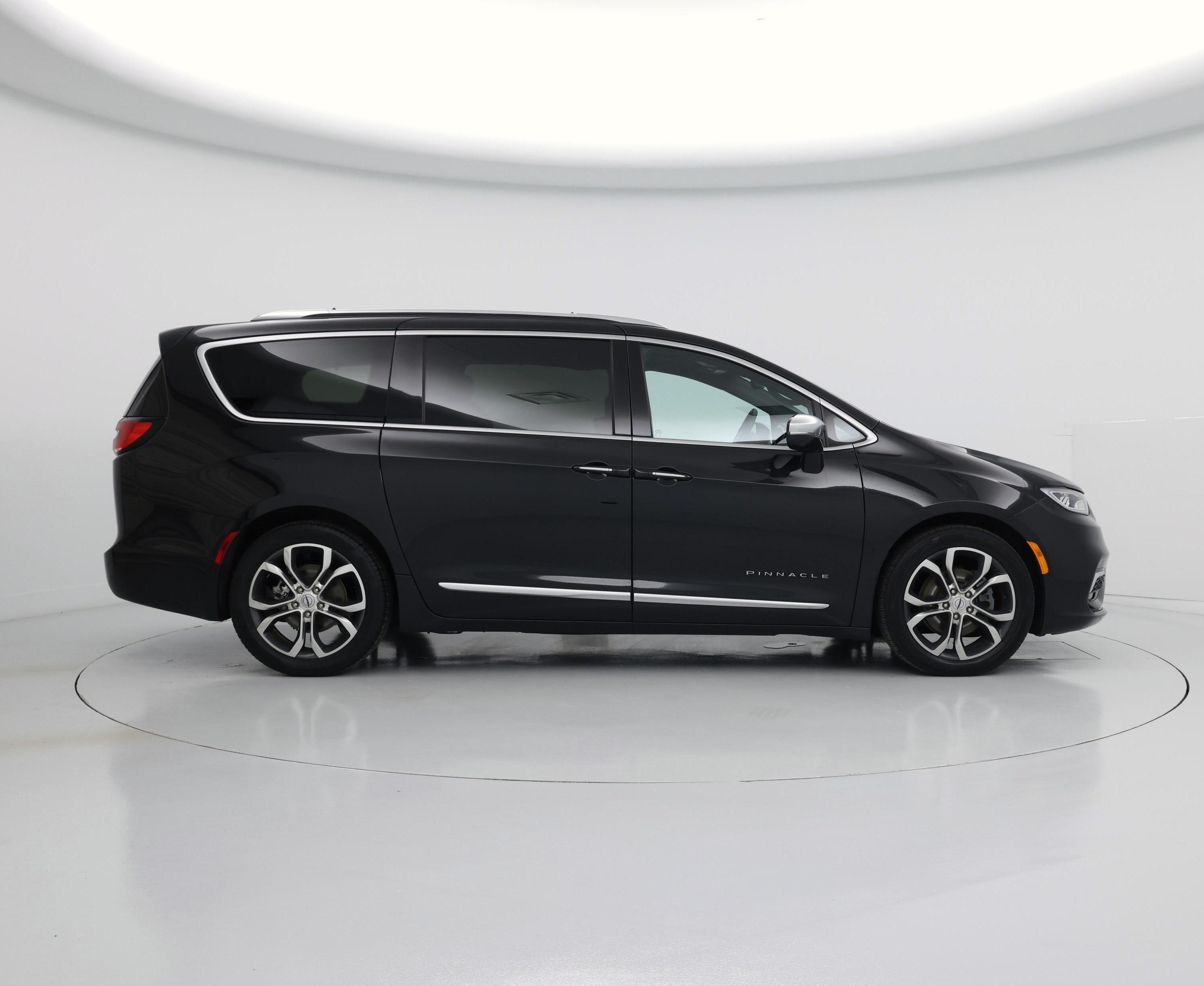 Thumbnail: 2022 Chrysler Pacifica - 7