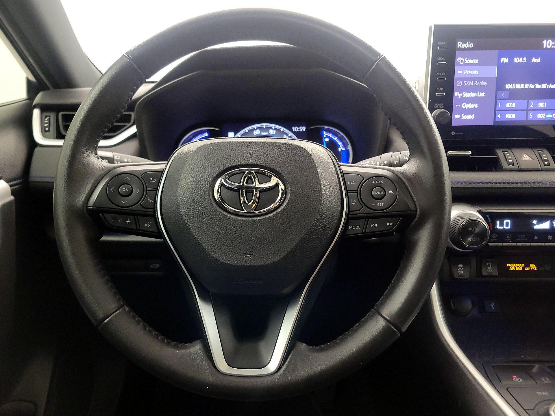 Thumbnail: 2022 Toyota RAV4 - 10