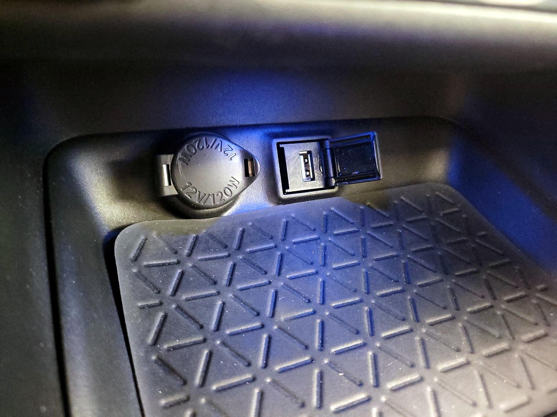 Thumbnail: 2022 Toyota RAV4 - 18