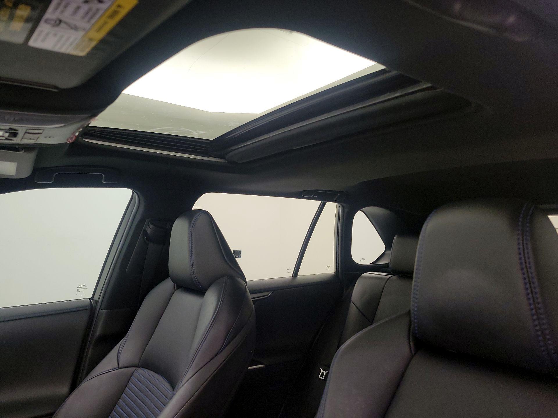 Thumbnail: 2022 Toyota RAV4 - 19