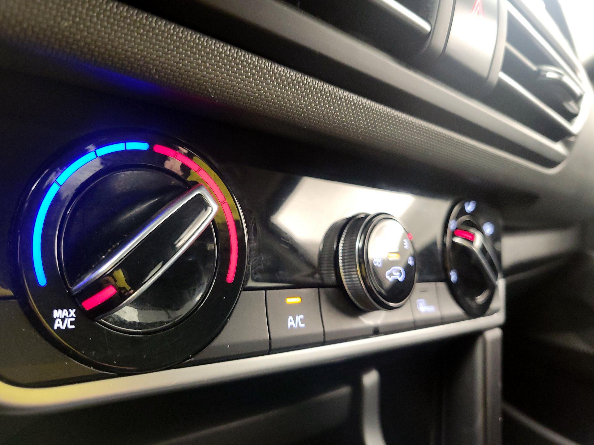 Thumbnail: 2021 Kia Seltos - 16