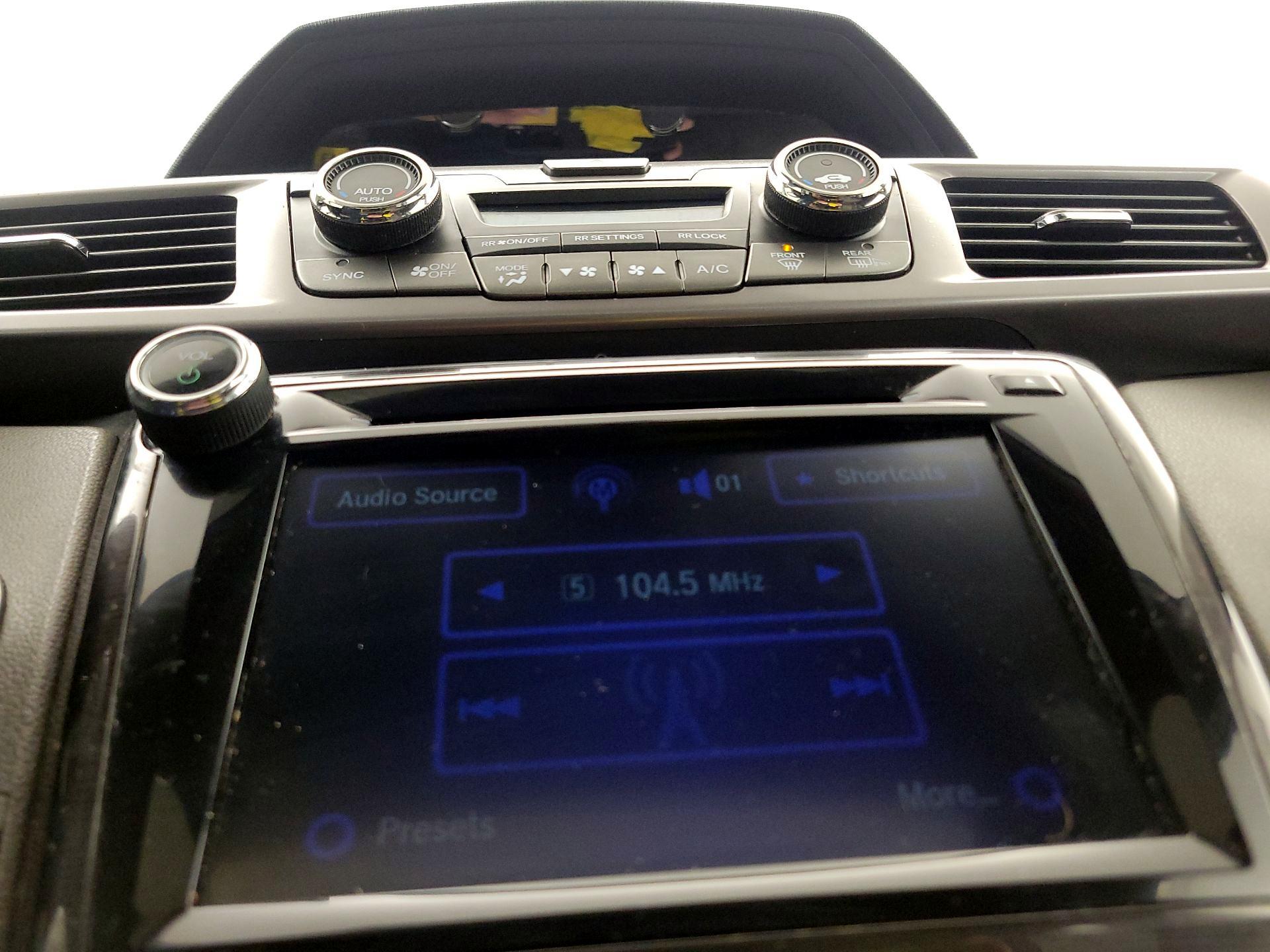 Thumbnail: 2017 Honda Odyssey - 16