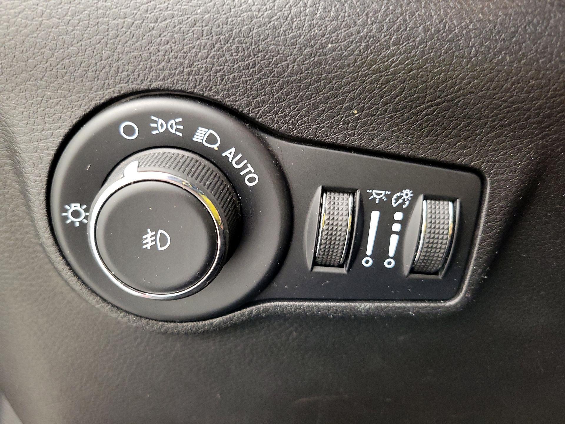 Thumbnail: 2022 Jeep Compass - 13