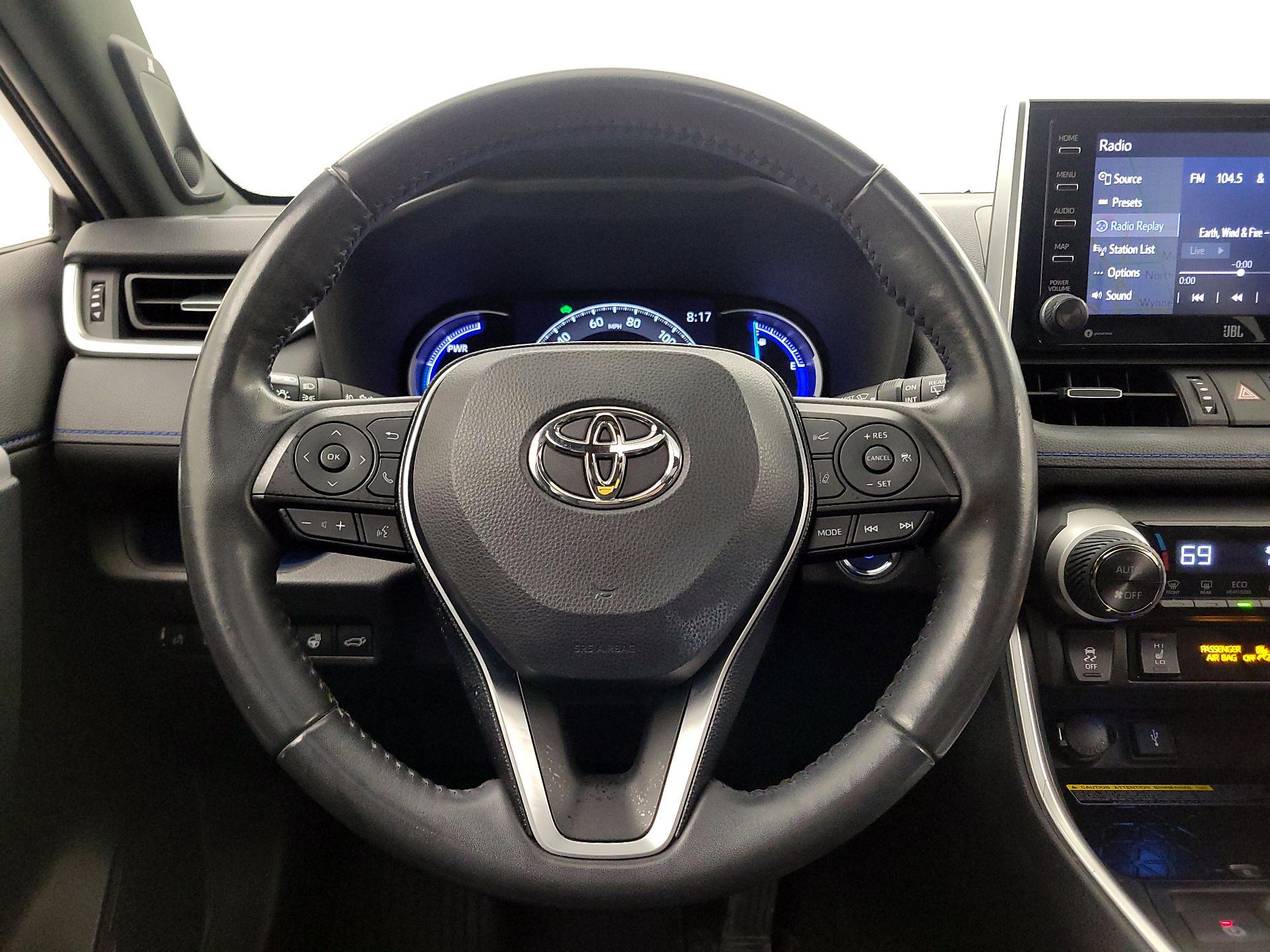 Thumbnail: 2020 Toyota RAV4 - 10