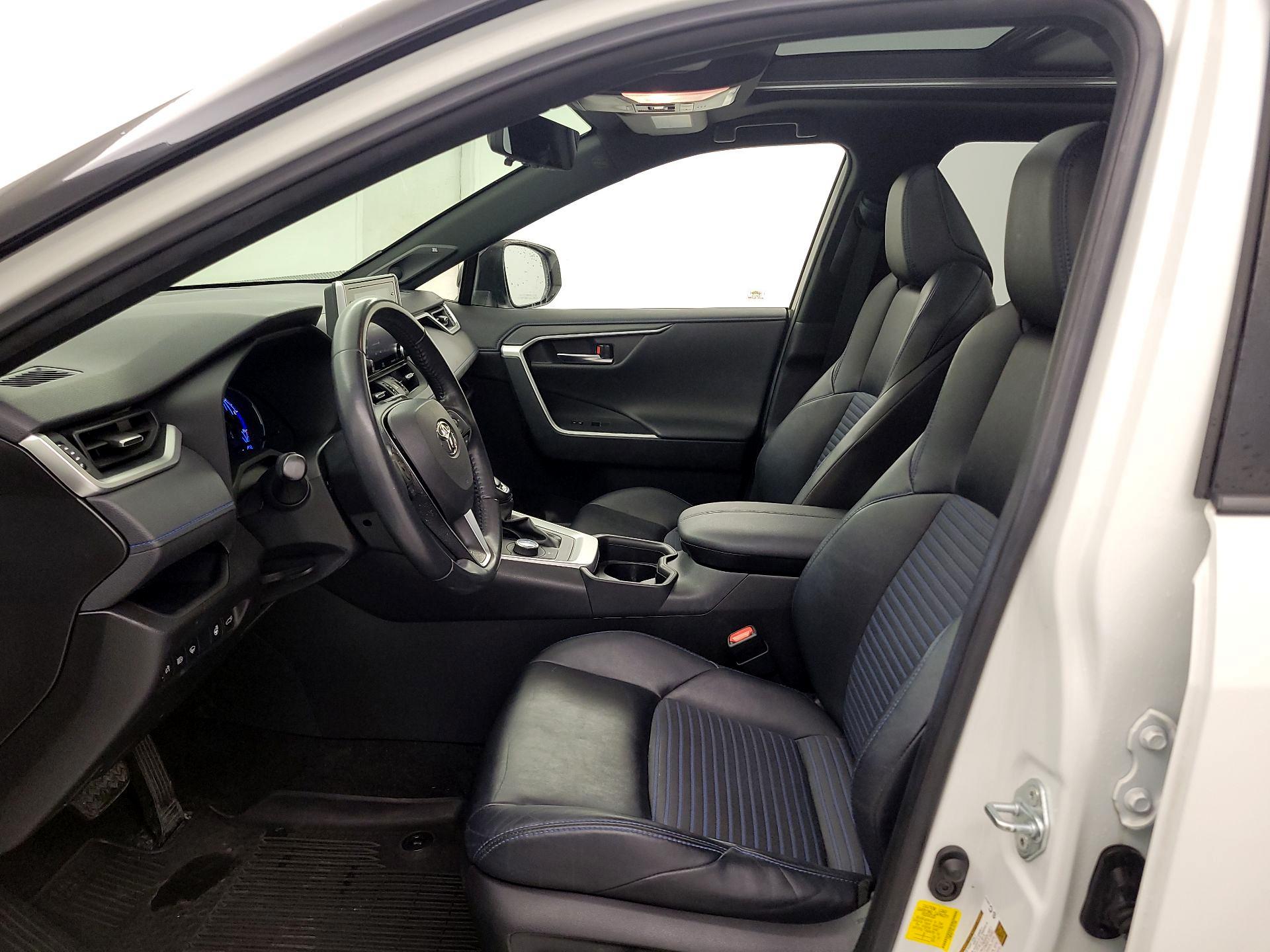 Thumbnail: 2020 Toyota RAV4 - 11