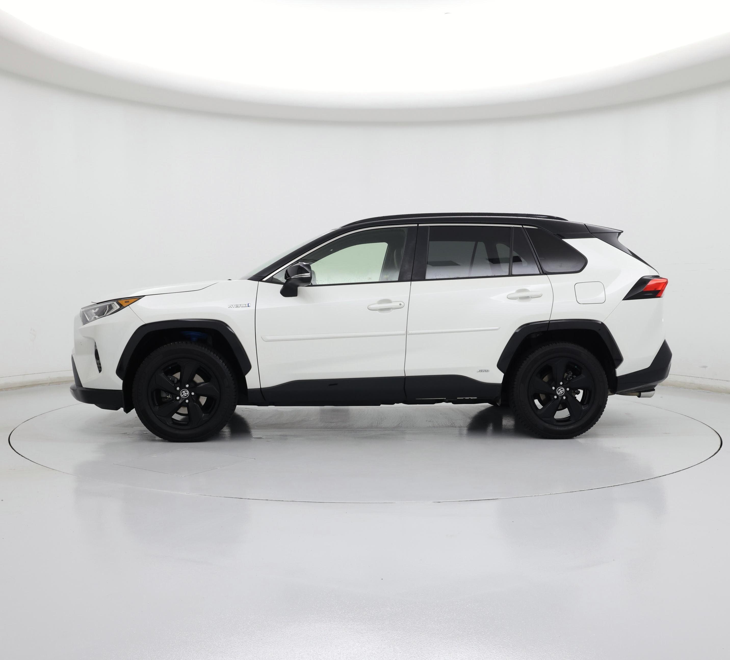 Thumbnail: 2020 Toyota RAV4 - 3