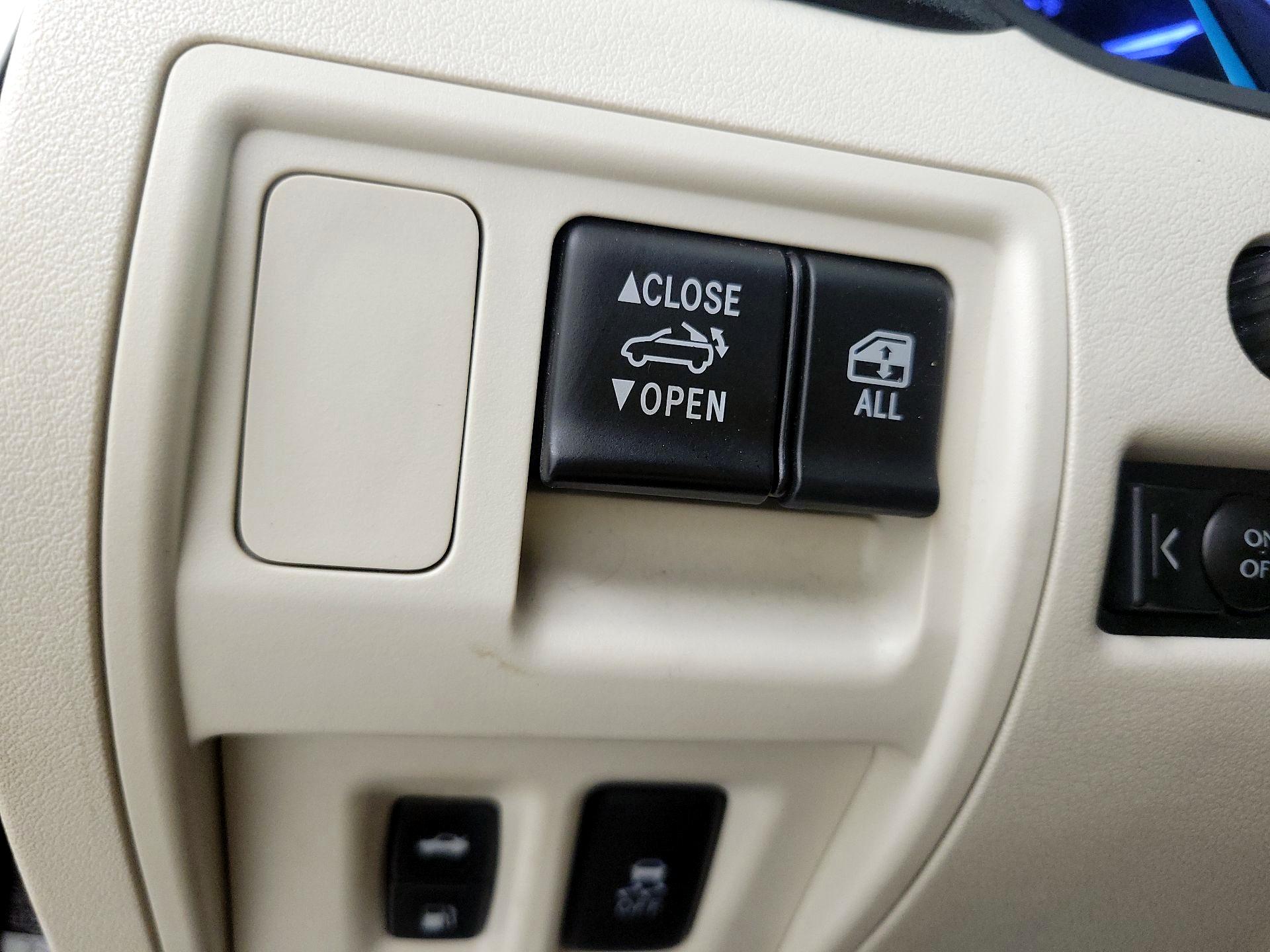 Thumbnail: 2014 Lexus IS - 13