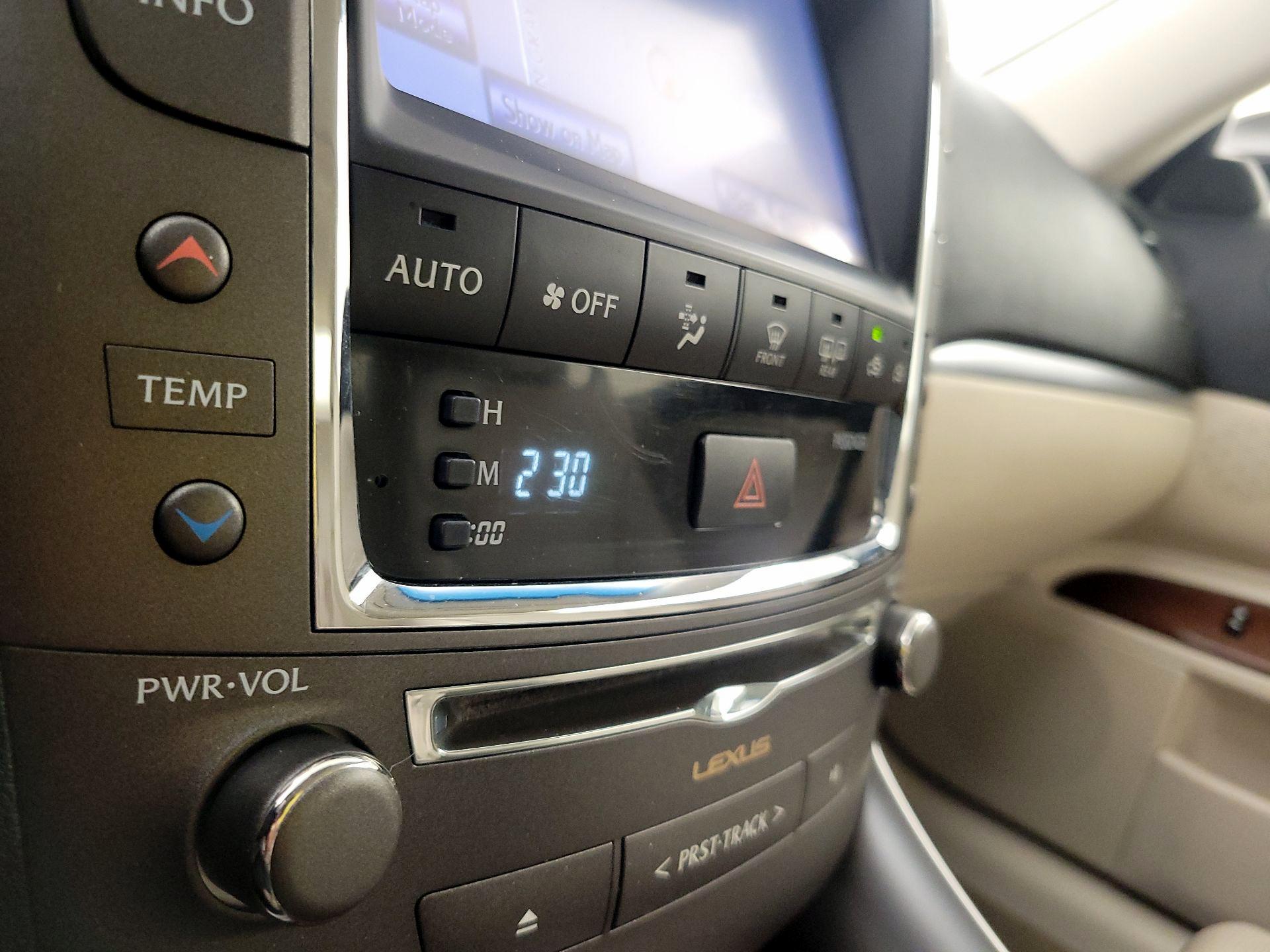 Thumbnail: 2014 Lexus IS - 17