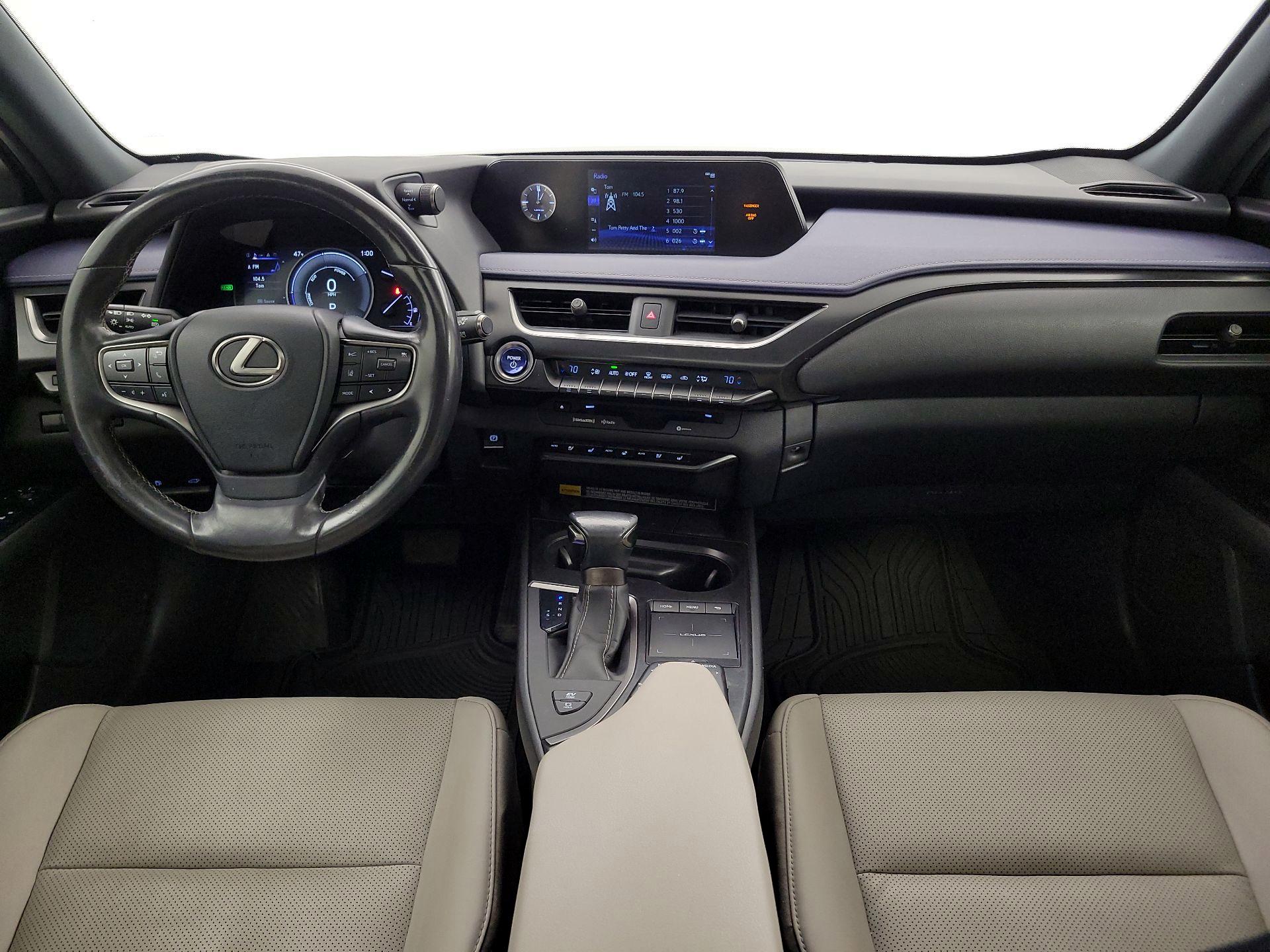 Thumbnail: 2021 Lexus UX - 9