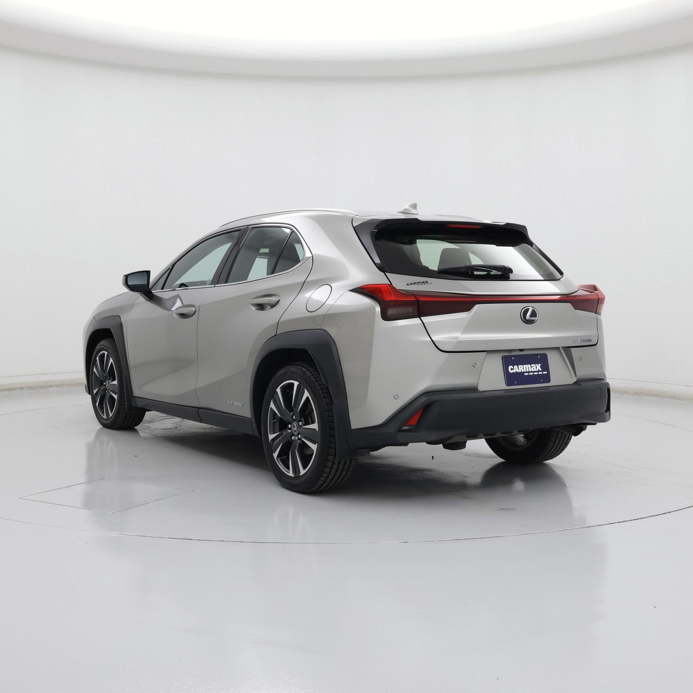 Thumbnail: 2021 Lexus UX - 2