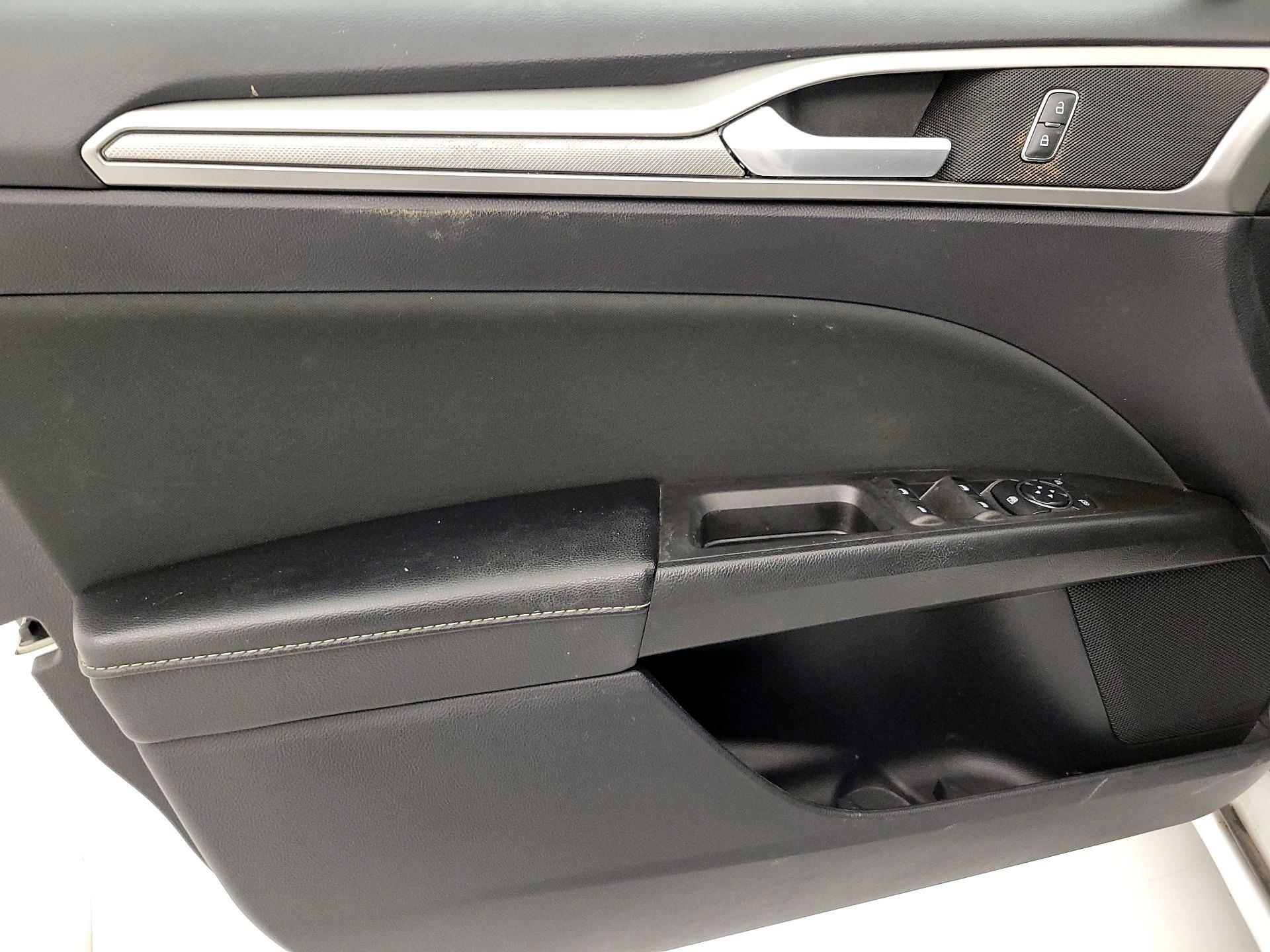 Thumbnail: 2020 Ford Fusion - 12