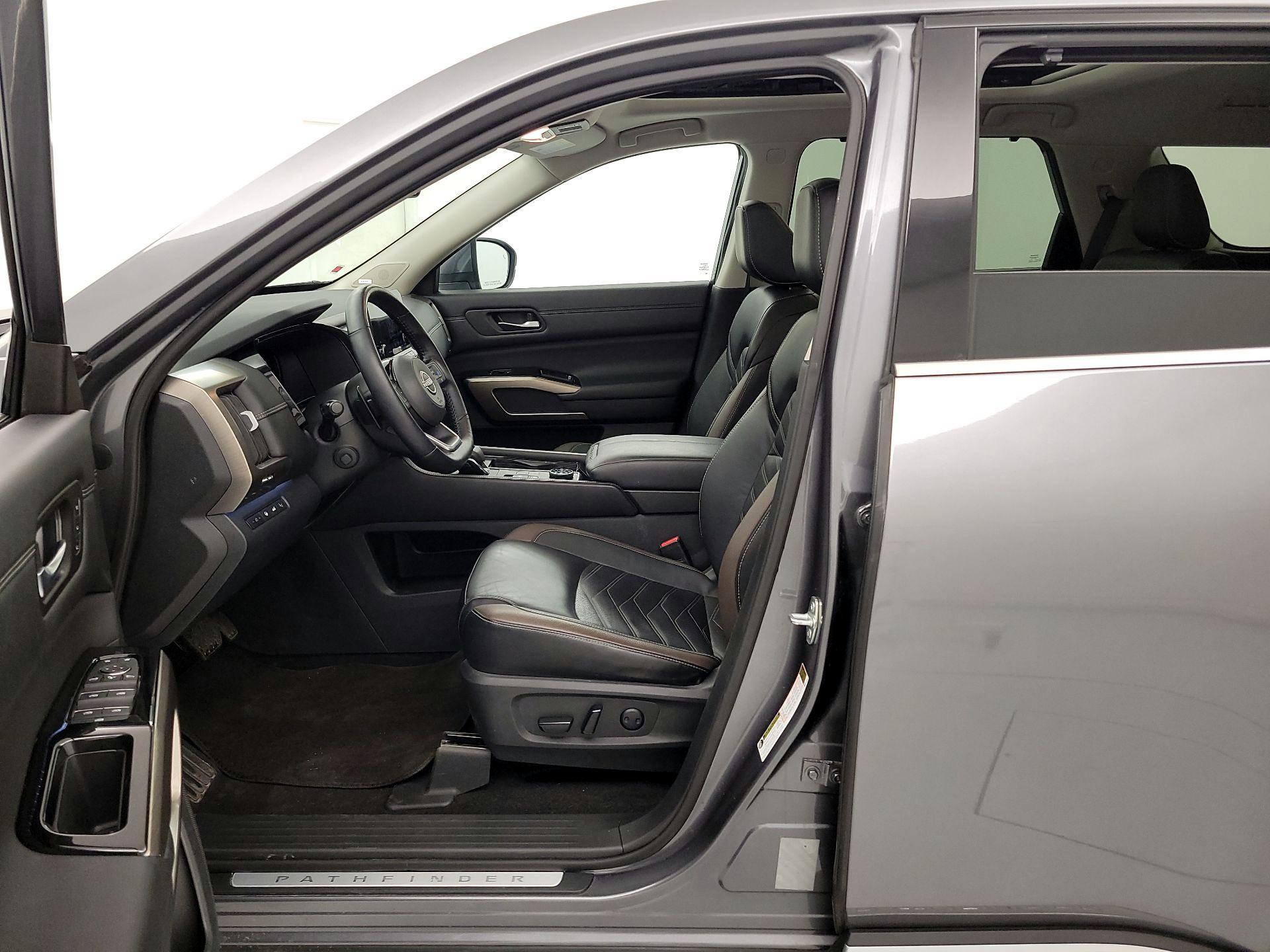 Thumbnail: 2023 Nissan Pathfinder - 11