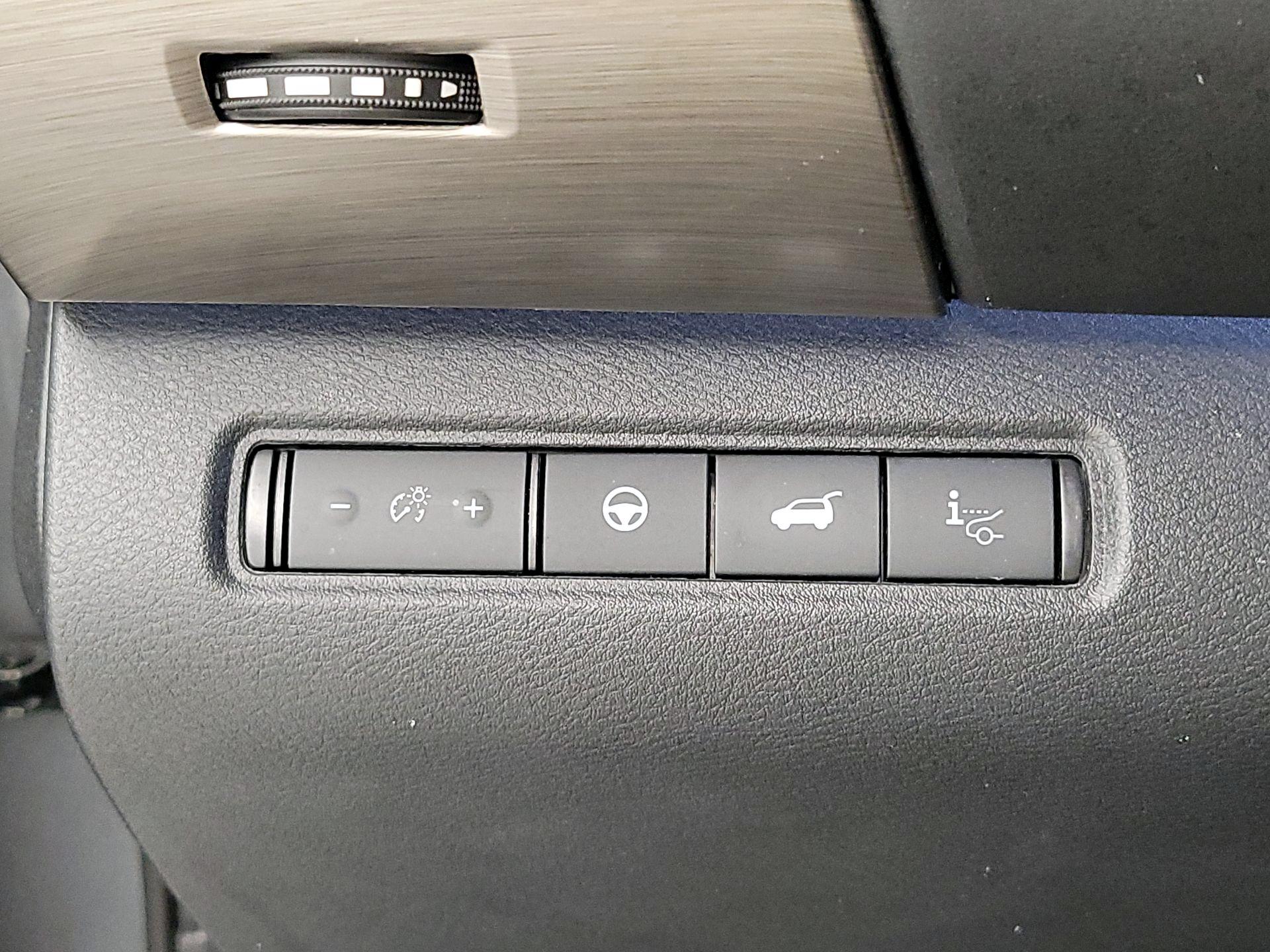 Thumbnail: 2023 Nissan Pathfinder - 13