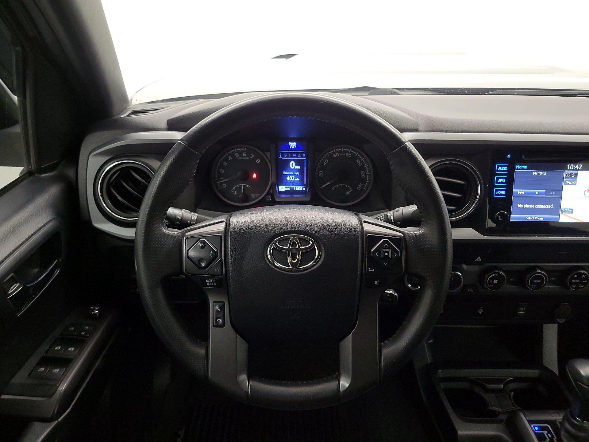 Thumbnail: 2016 Toyota Tacoma - 10