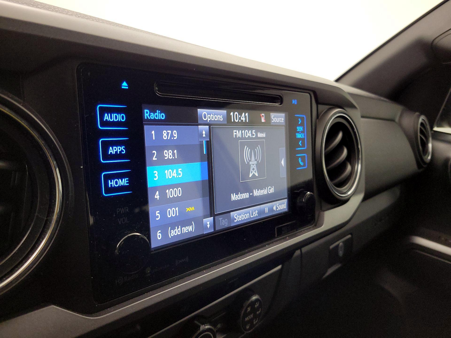 Thumbnail: 2016 Toyota Tacoma - 16