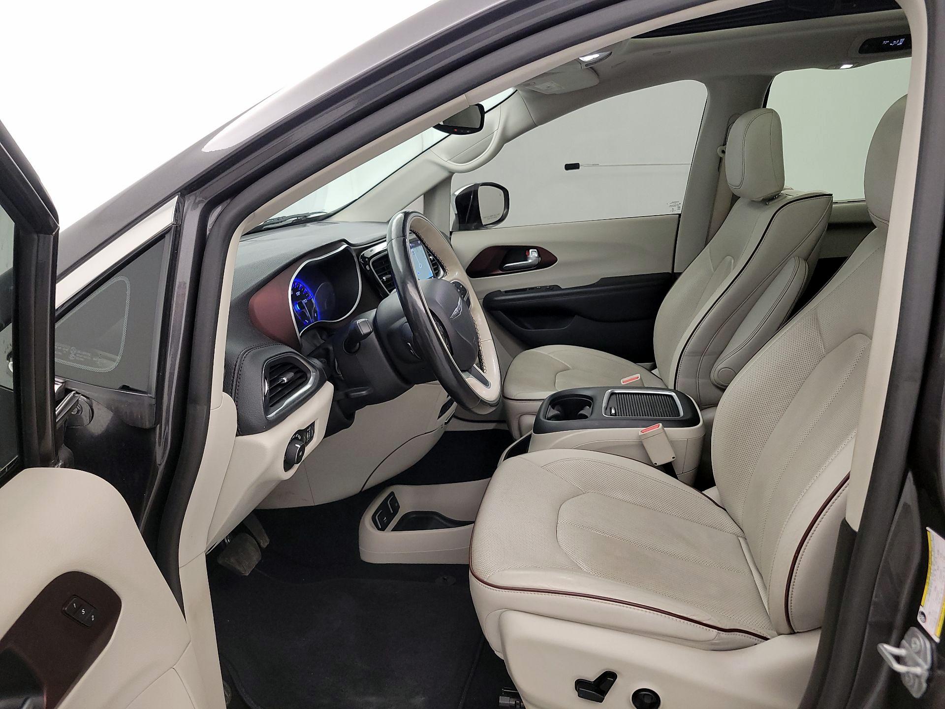 Thumbnail: 2019 Chrysler Pacifica - 11