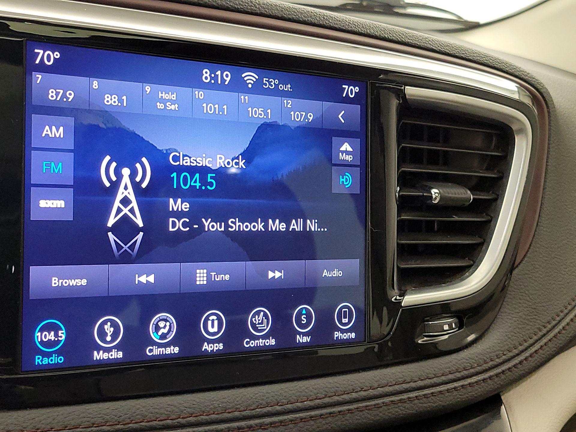 Thumbnail: 2019 Chrysler Pacifica - 16