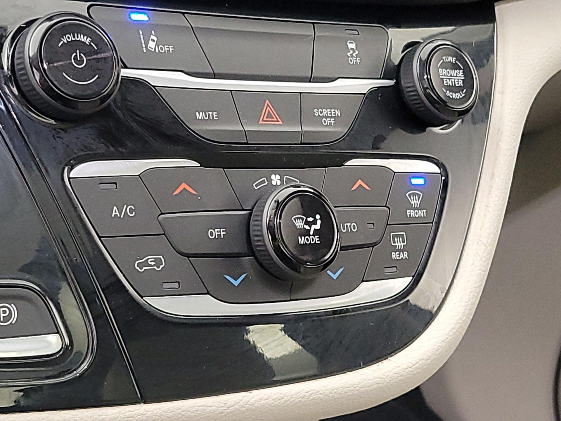 Thumbnail: 2019 Chrysler Pacifica - 17