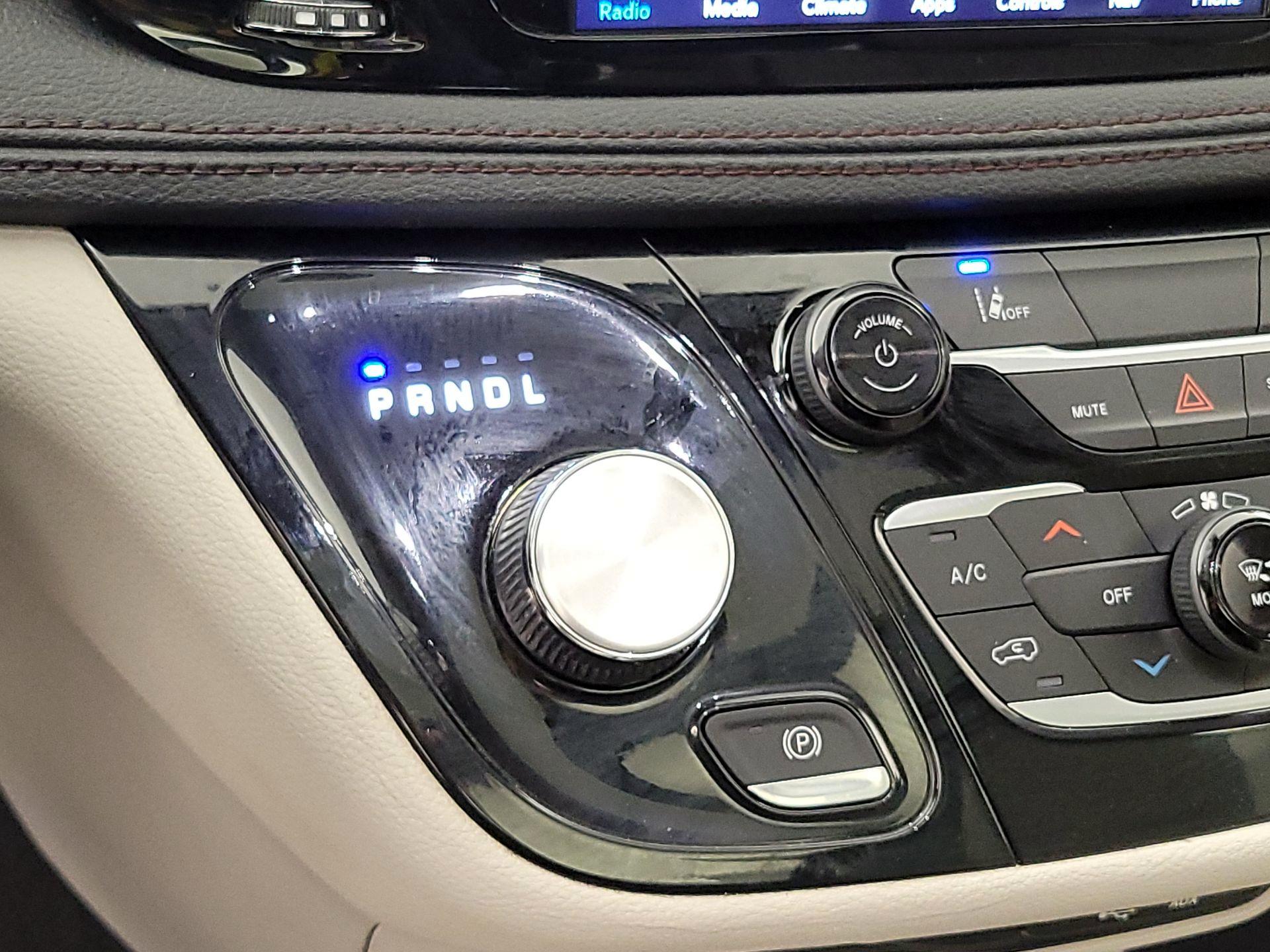 Thumbnail: 2019 Chrysler Pacifica - 18