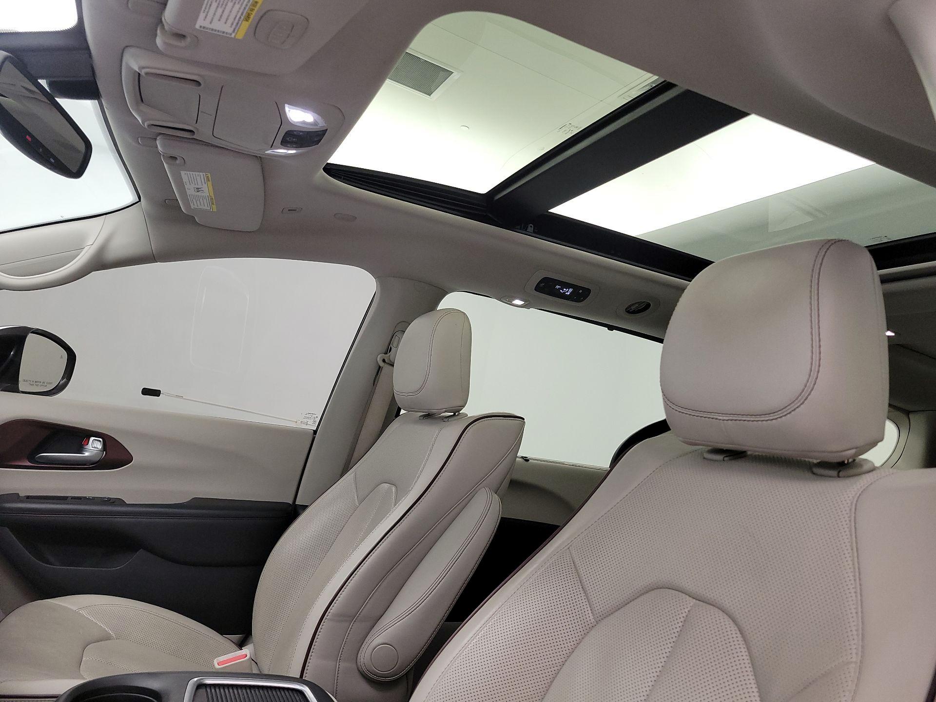 Thumbnail: 2019 Chrysler Pacifica - 20