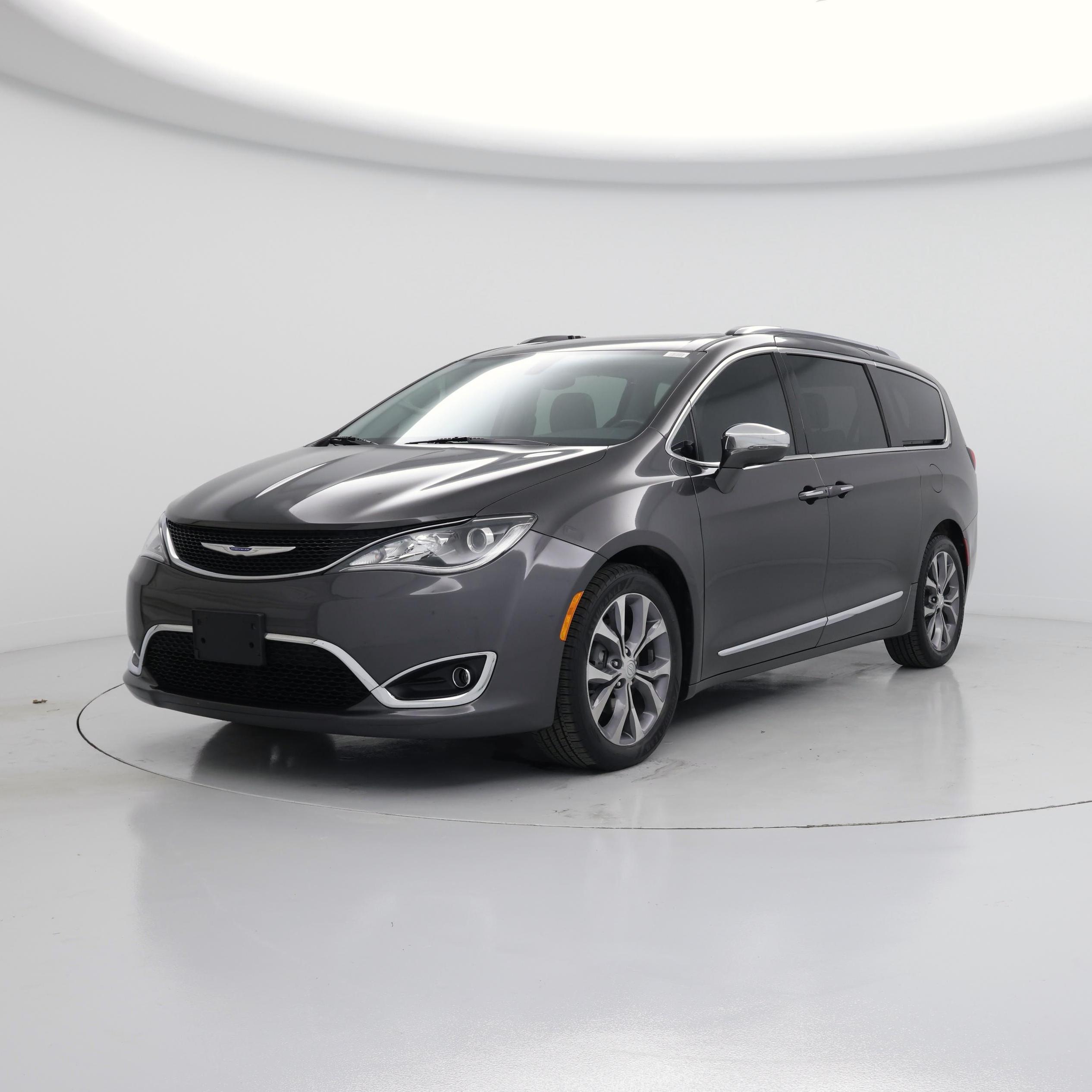 Thumbnail: 2019 Chrysler Pacifica - 4