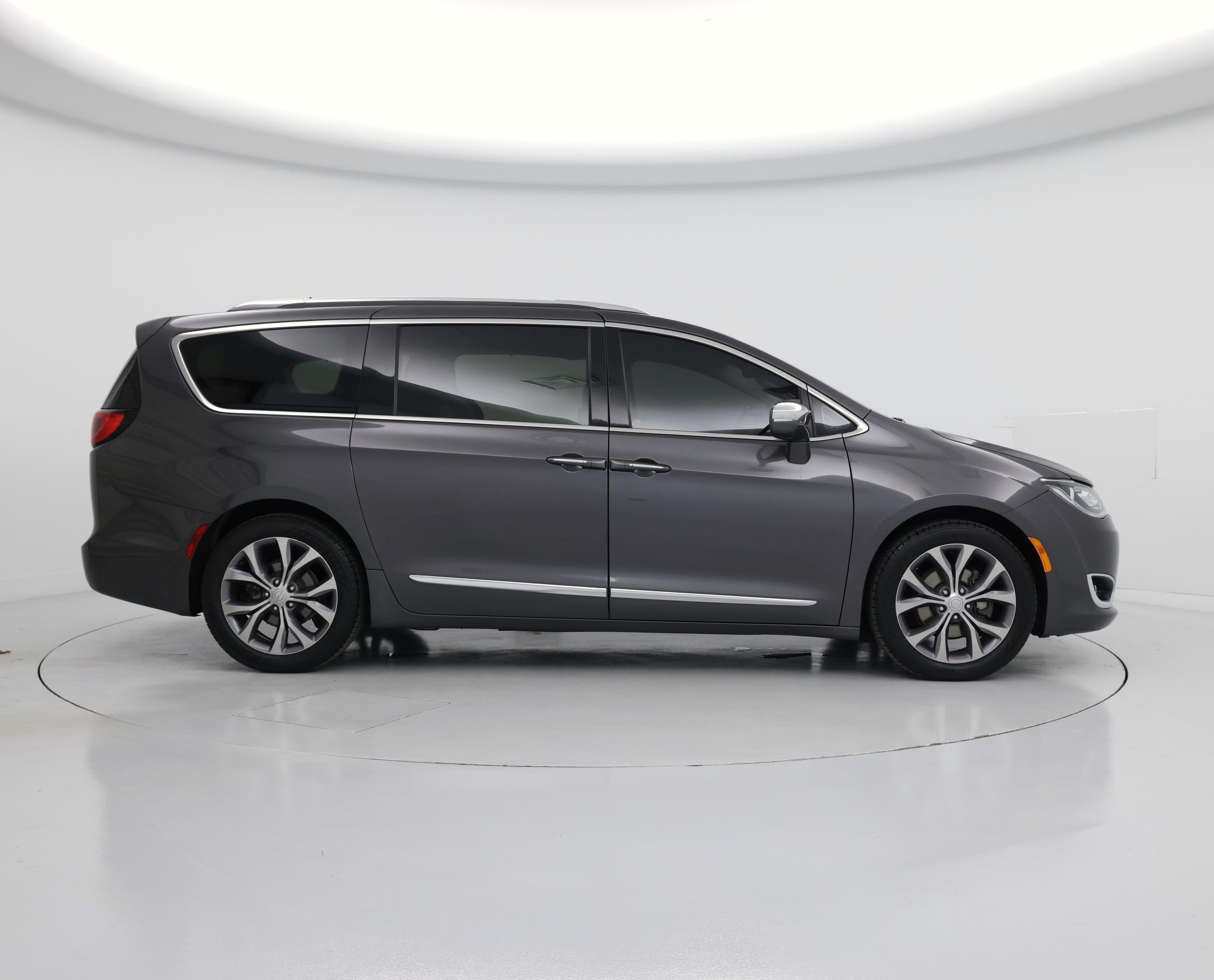 Thumbnail: 2019 Chrysler Pacifica - 7