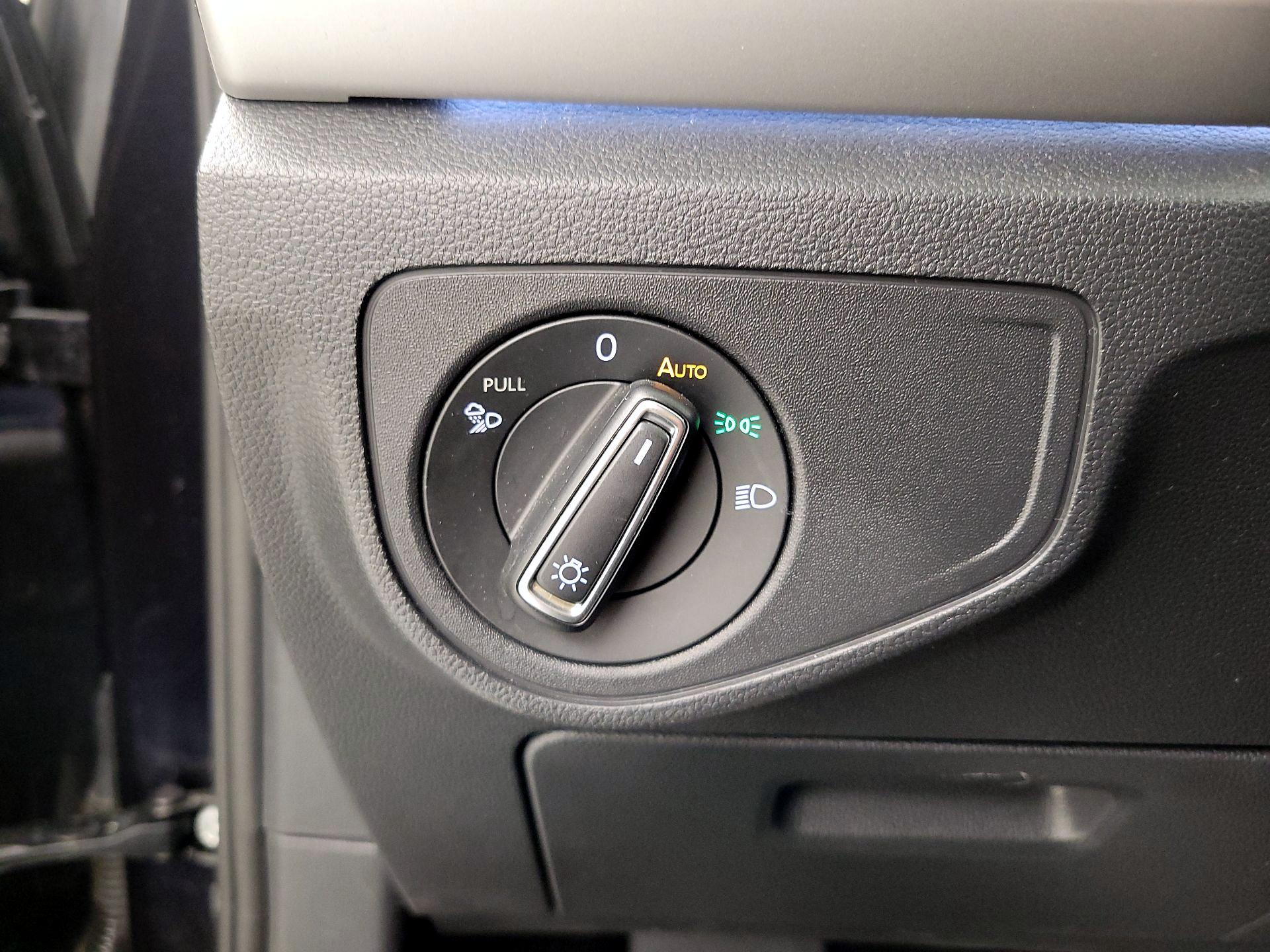 Thumbnail: 2021 Volkswagen Atlas - 13