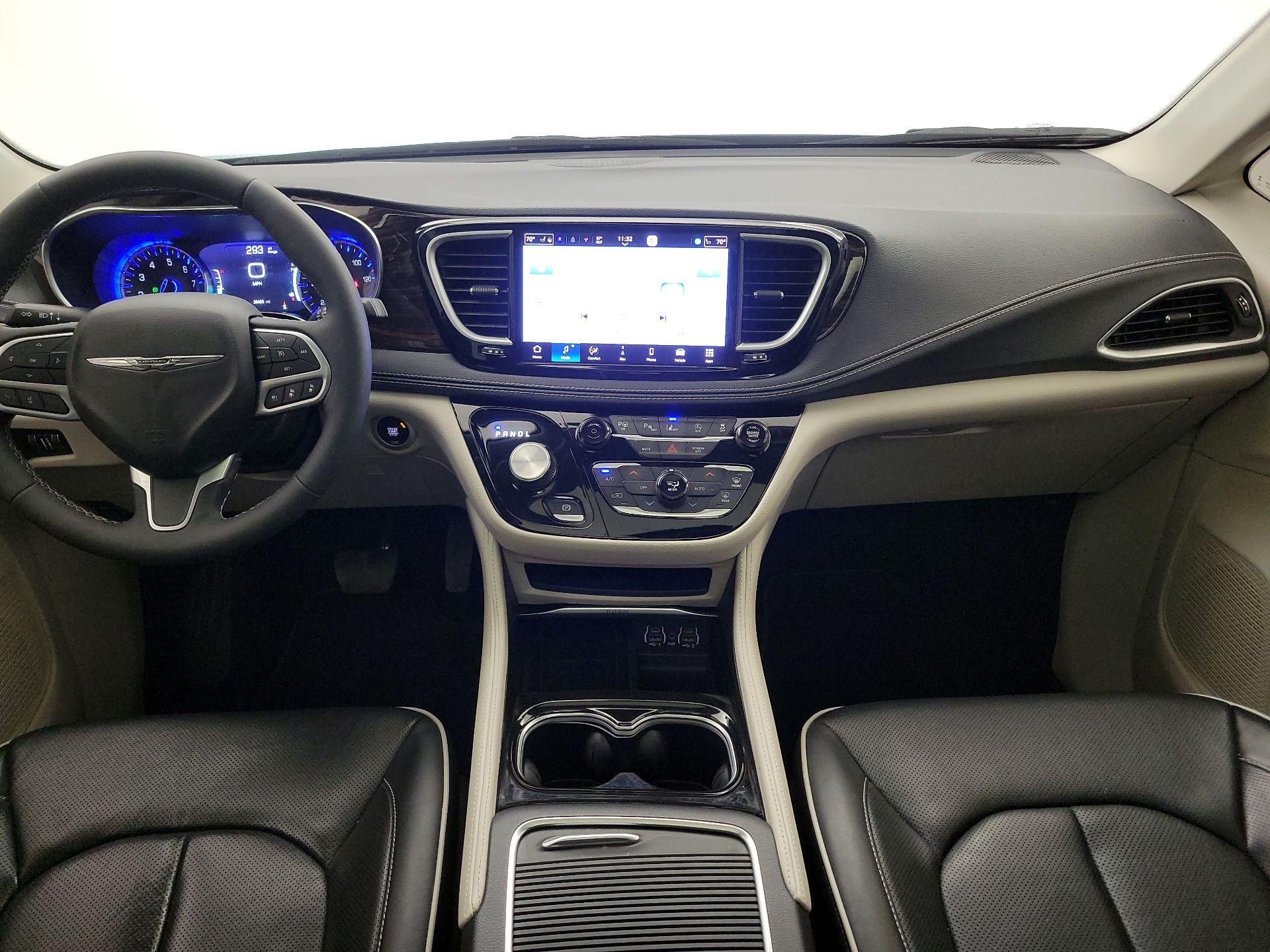 Thumbnail: 2023 Chrysler Pacifica - 9