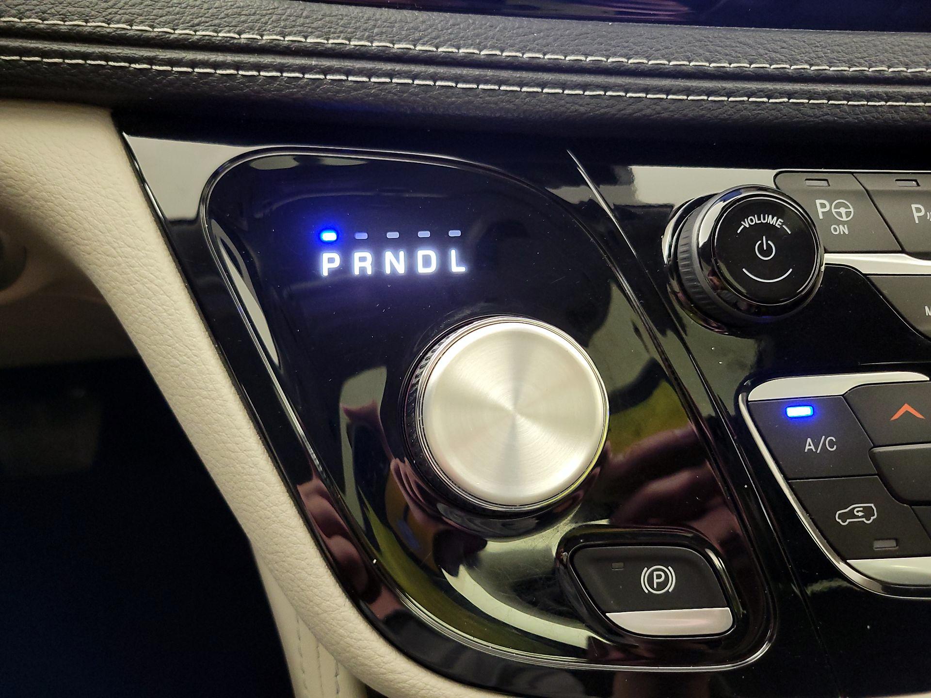 Thumbnail: 2023 Chrysler Pacifica - 18