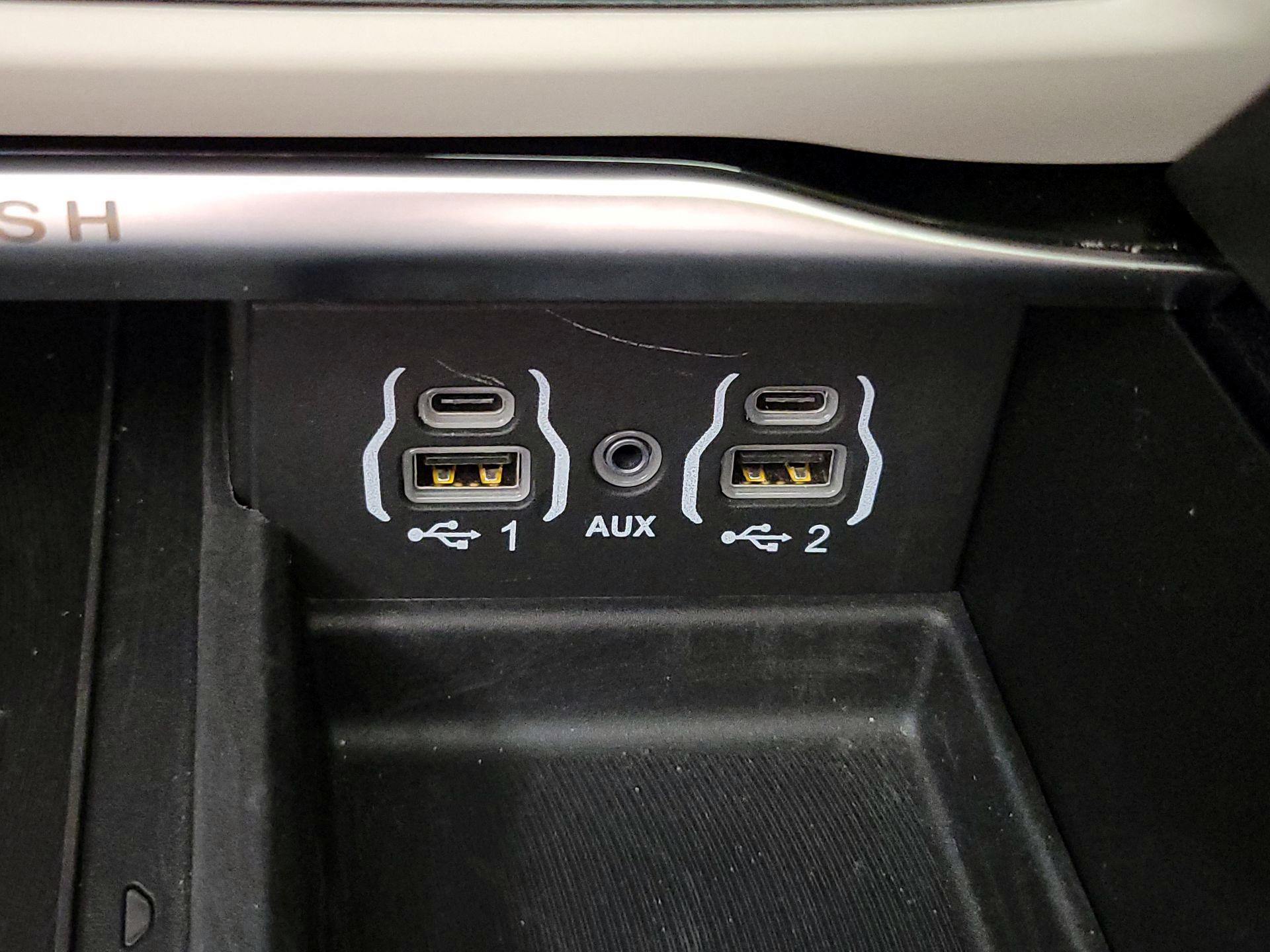 Thumbnail: 2023 Chrysler Pacifica - 19