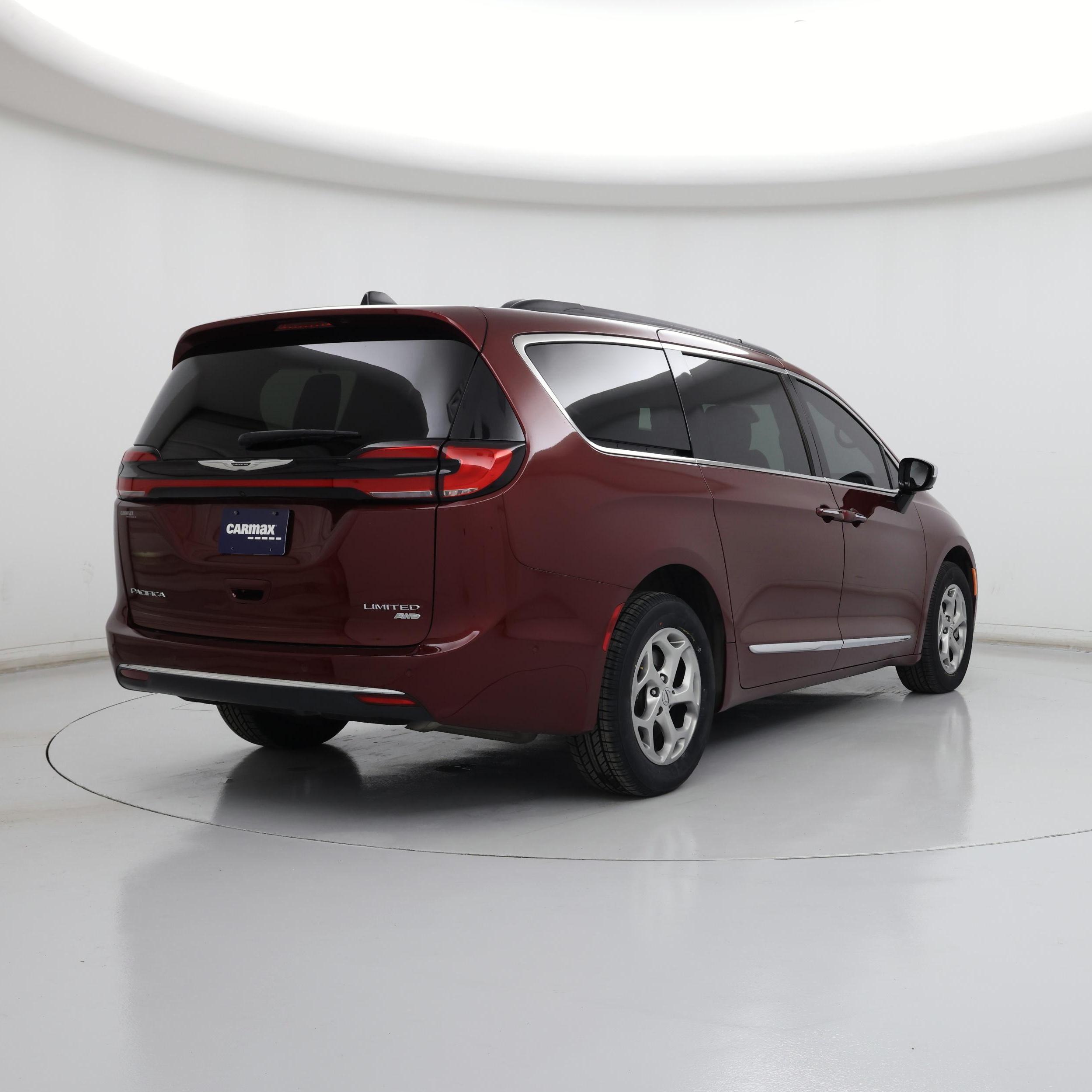 Thumbnail: 2023 Chrysler Pacifica - 8