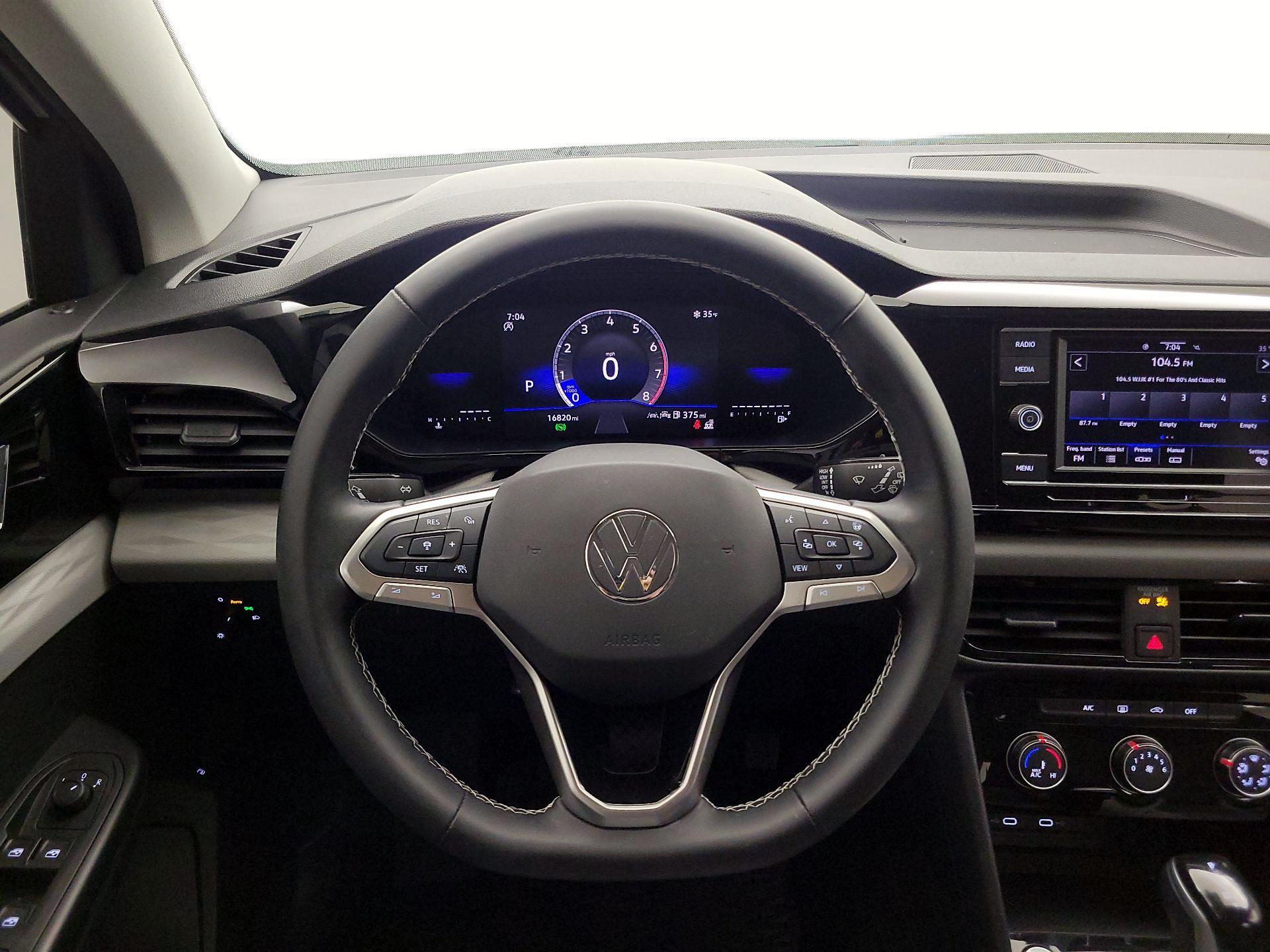 Thumbnail: 2024 Volkswagen Taos - 10