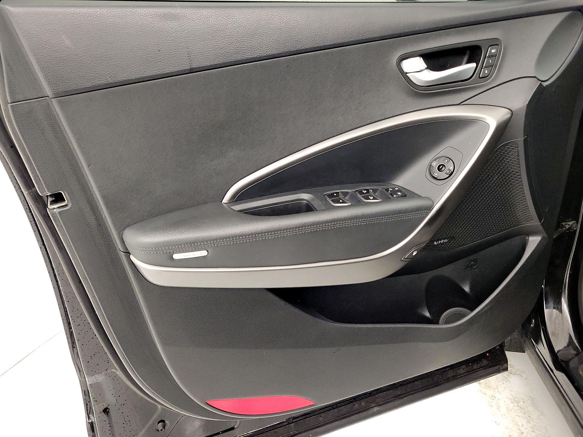 Thumbnail: 2017 Hyundai Santa Fe - 12